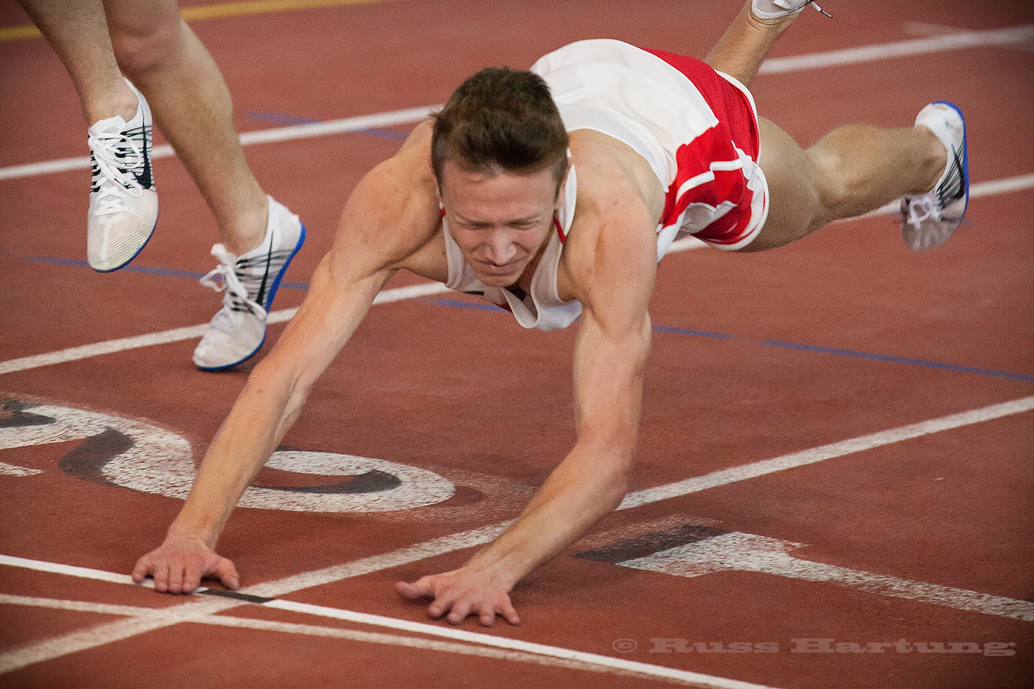 In the last few meters Brian Elmstad got off balance from fatigue. But diving for the finish line he beat his opponenet by 0.01 seconds!!