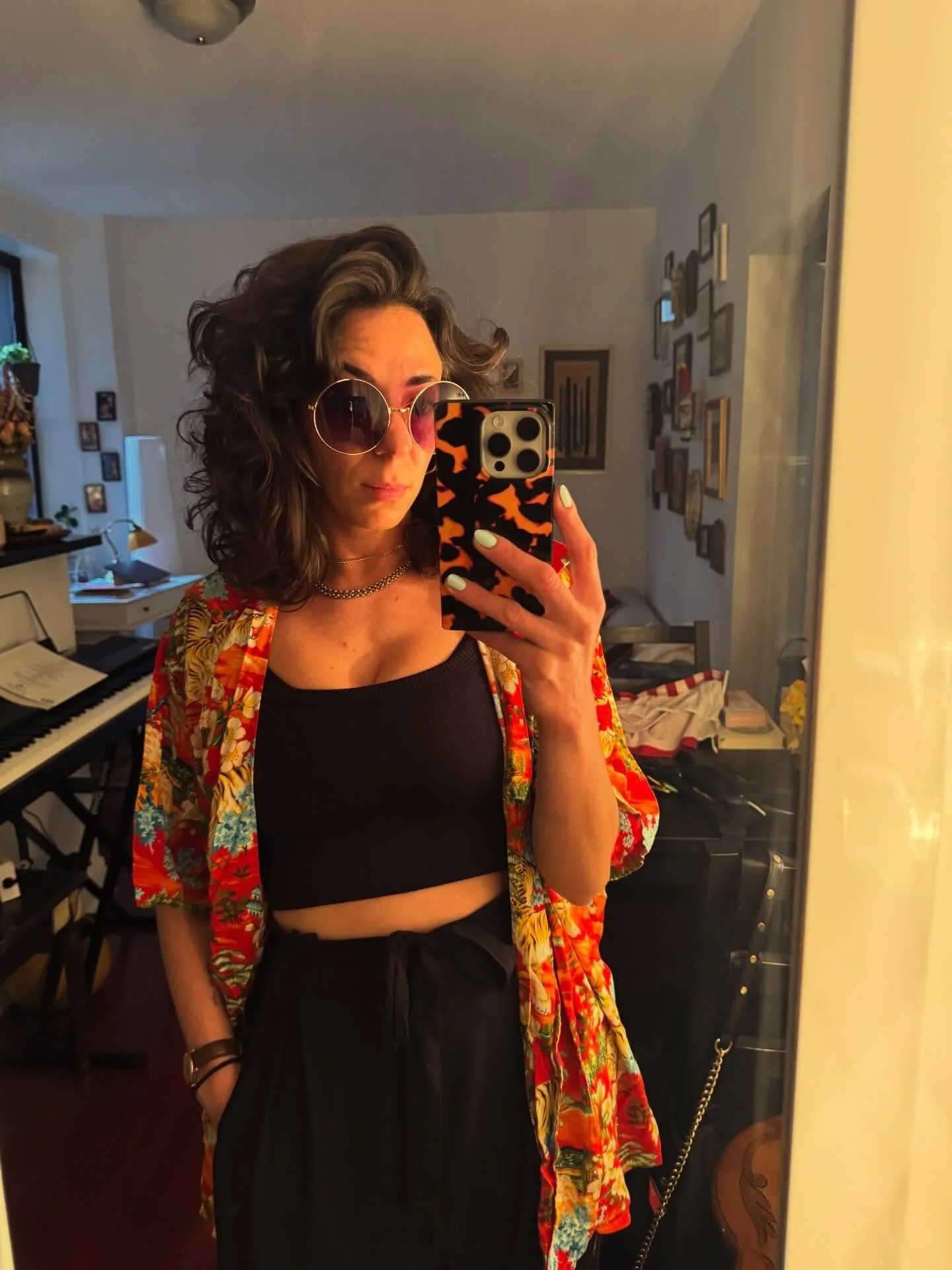 Groovin through the last couple months and trying to hold space for both awareness/action on current events and also maintaining a sense of joy in the day to day (it&rsquo;s hard when the news is only bad 100% of the time!) 

Comedy helps. Dancing he