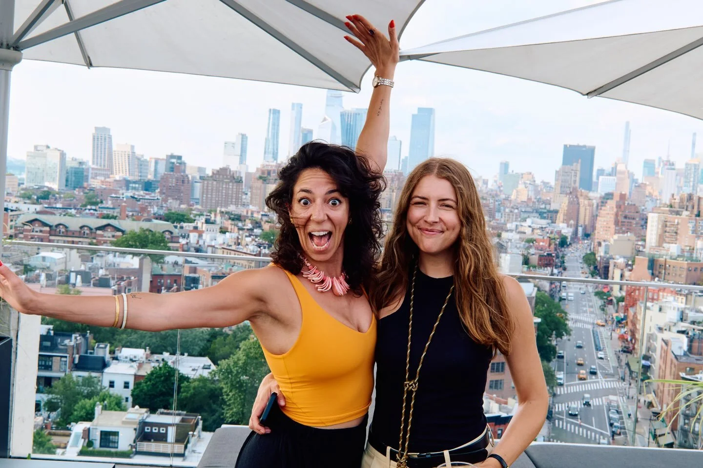 It&rsquo;s important to be best friends with @chelsealavin for 20 years

📸 malakhaipearson