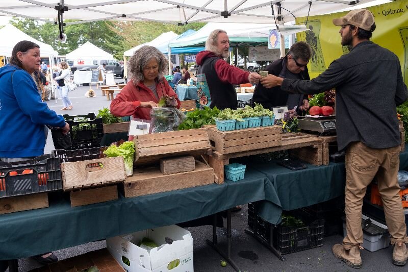Dating for Adults Sprouts Farmers Market is a great spot to mingle with singles Dating for Adults Sprouts Farmers Market is a great spot to mingle with singles
