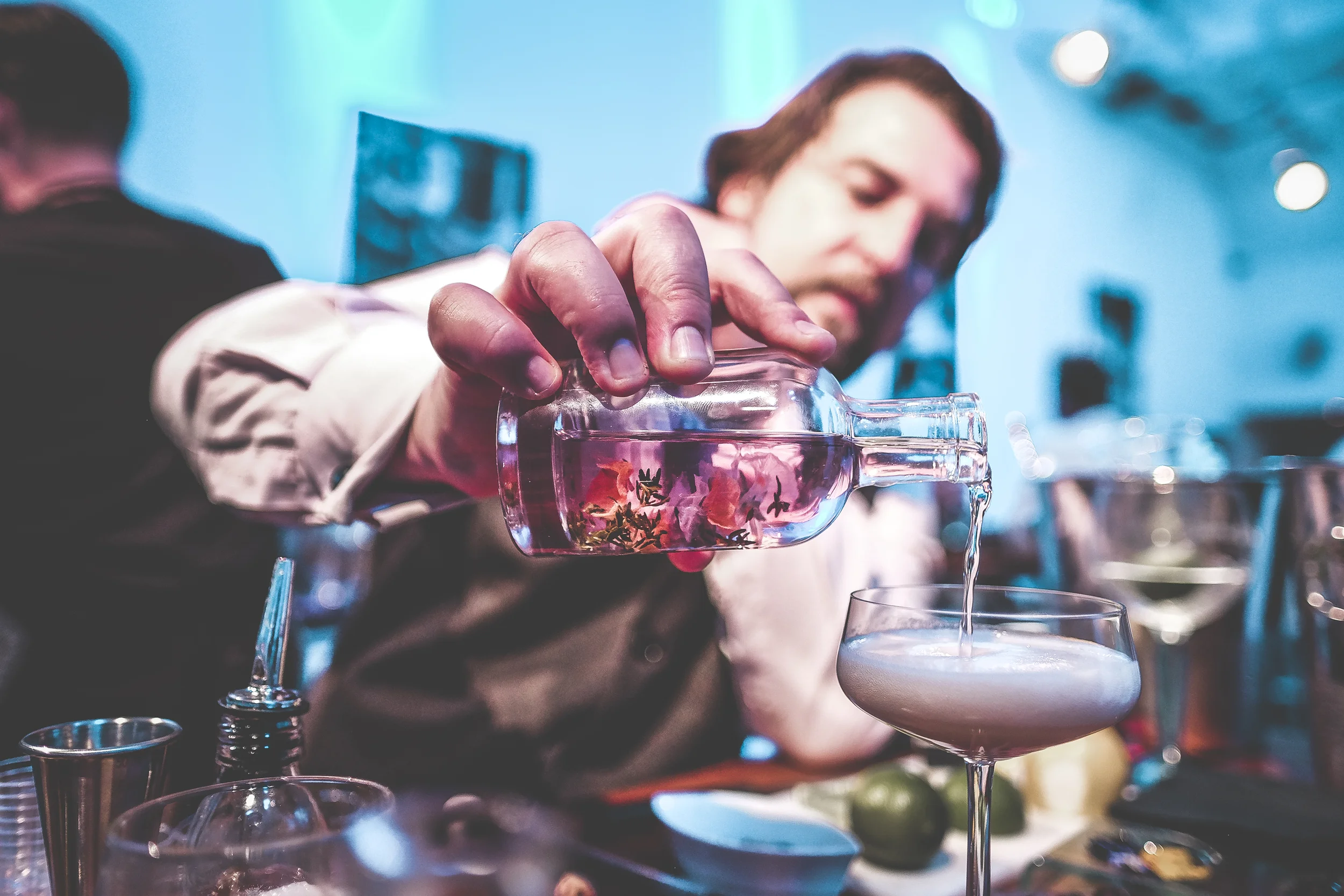The ingenious Dav Eames preparing one of his mind bending concepts on a contemporary Gin and Tonic, and yes that's elderflower going into the mix! Sadly the image doesn't do the taste any justice, It was like pure summer in a glass!