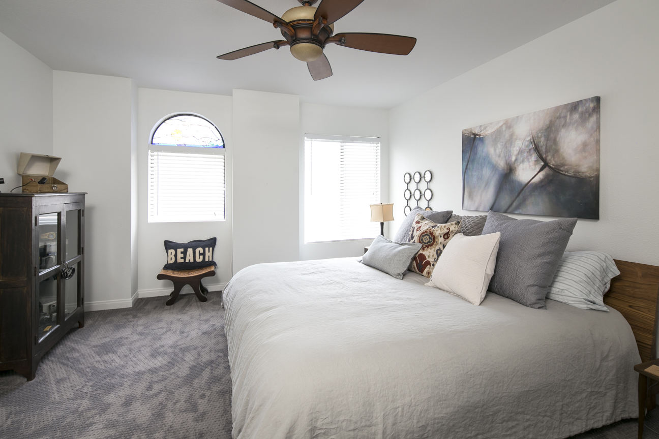 4854 Sawyer - Upstairs Bedroom.jpg