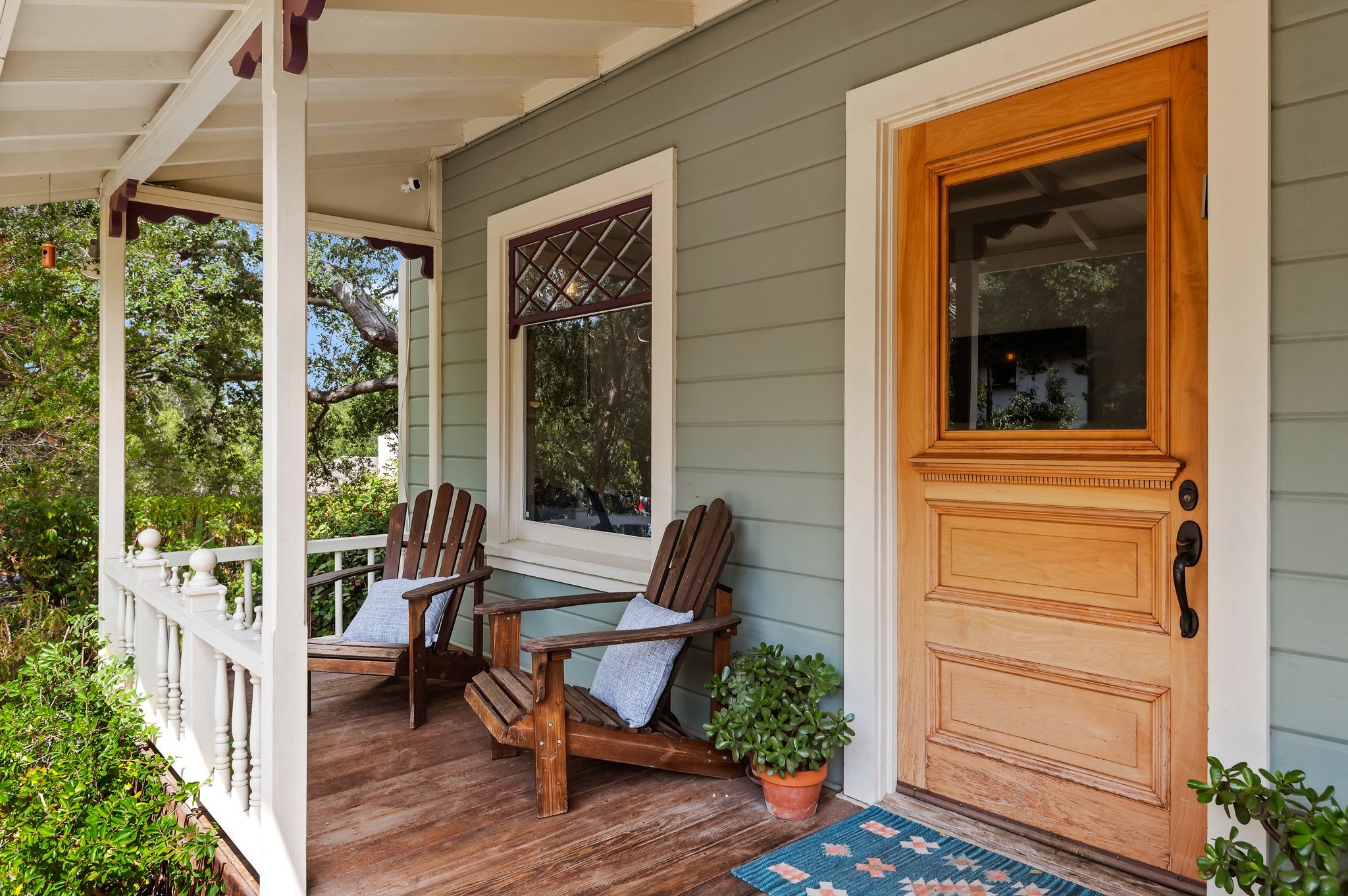4-web-or-mls-04 - Front Porch.jpg