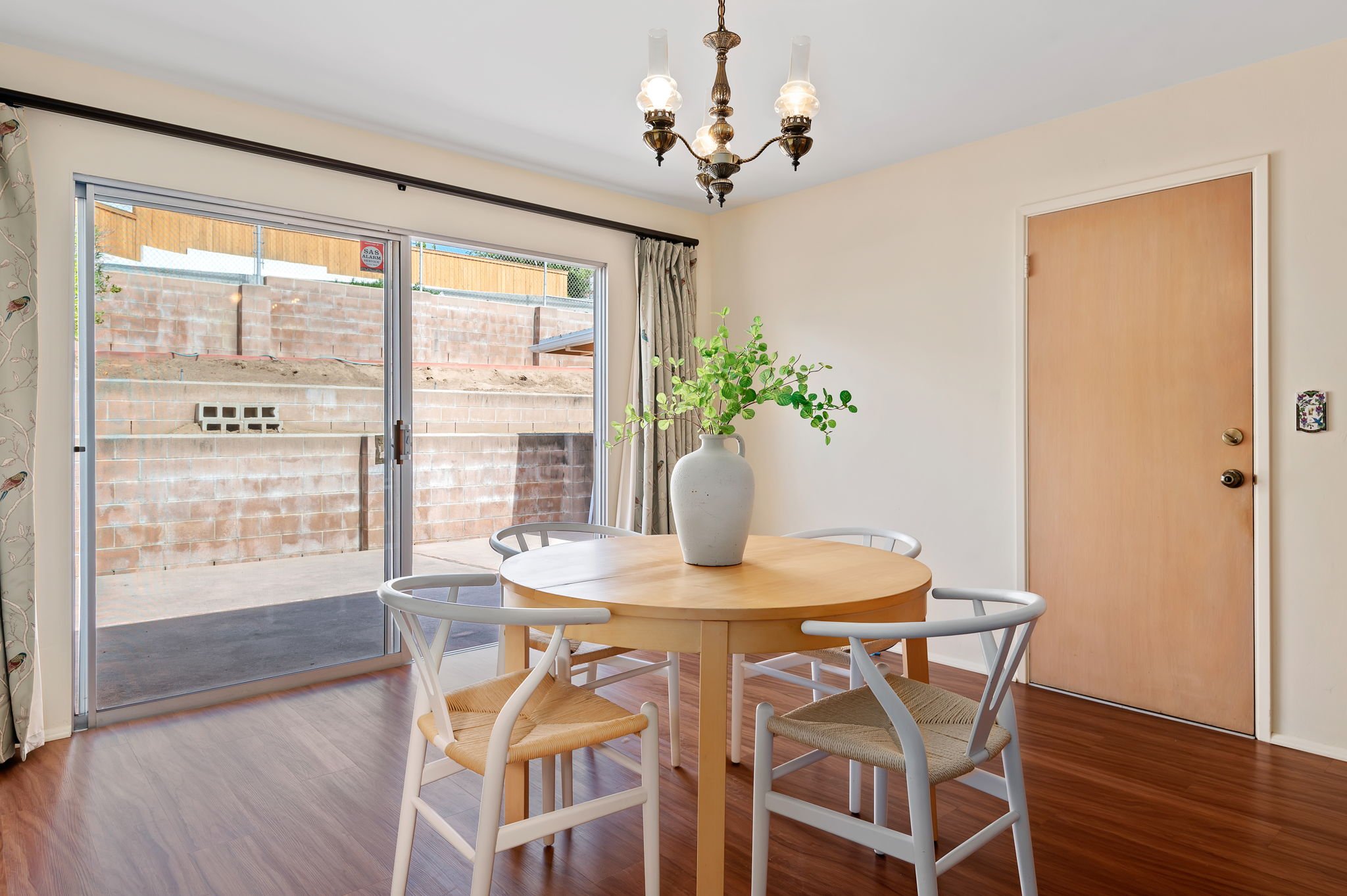 10-web-or-mls-10 - Dining.jpg