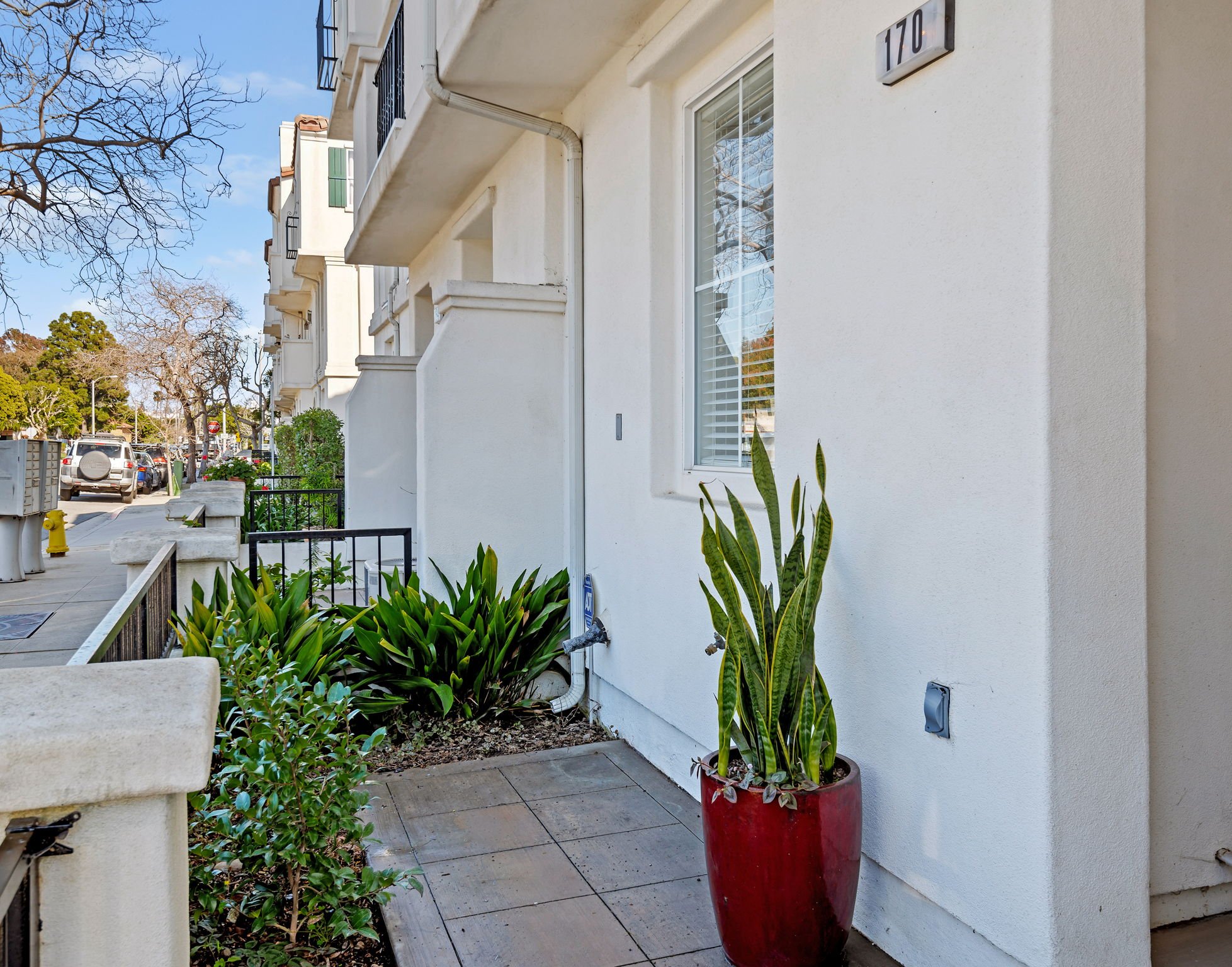 2-web-or-mls-02 - Front Porch.jpg