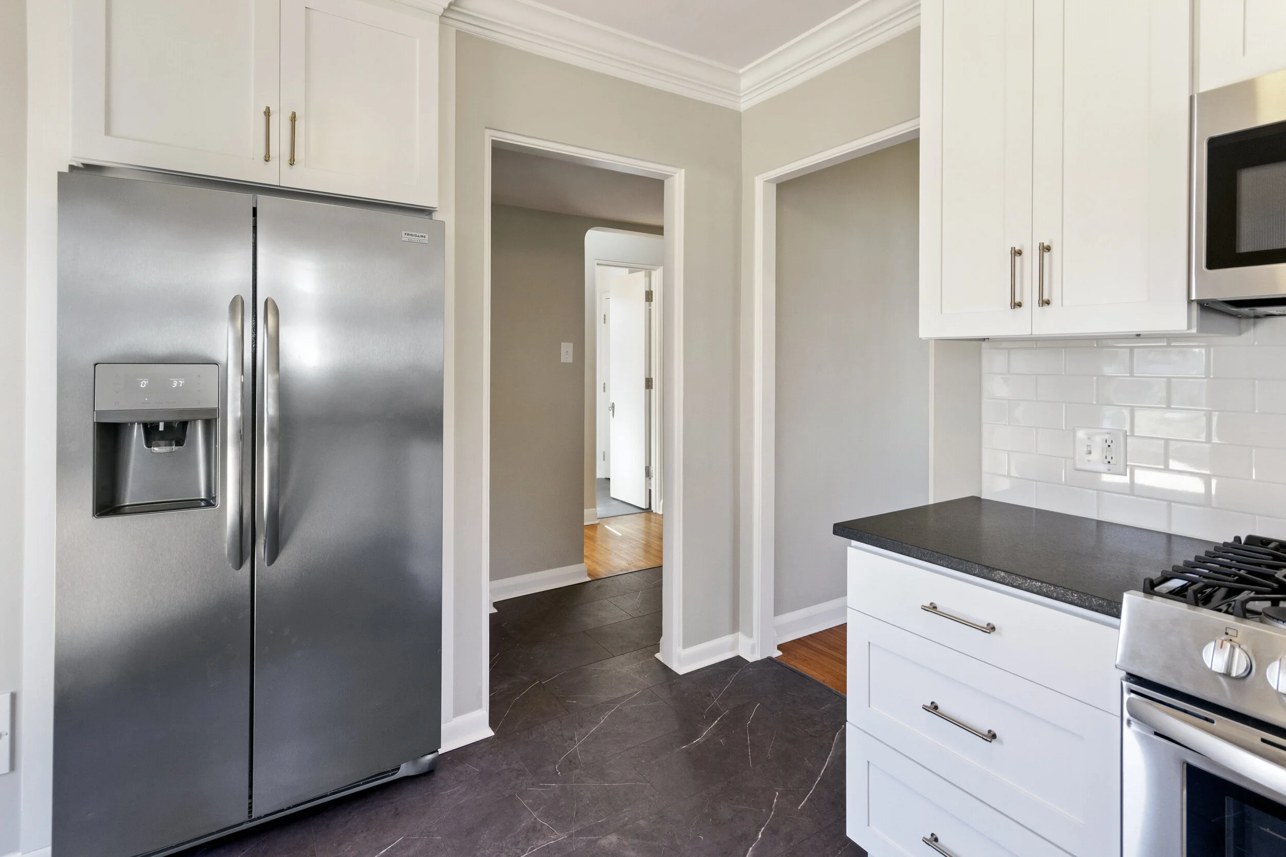 05_796SGreenwood_177001_Kitchen_HiRes.jpg
