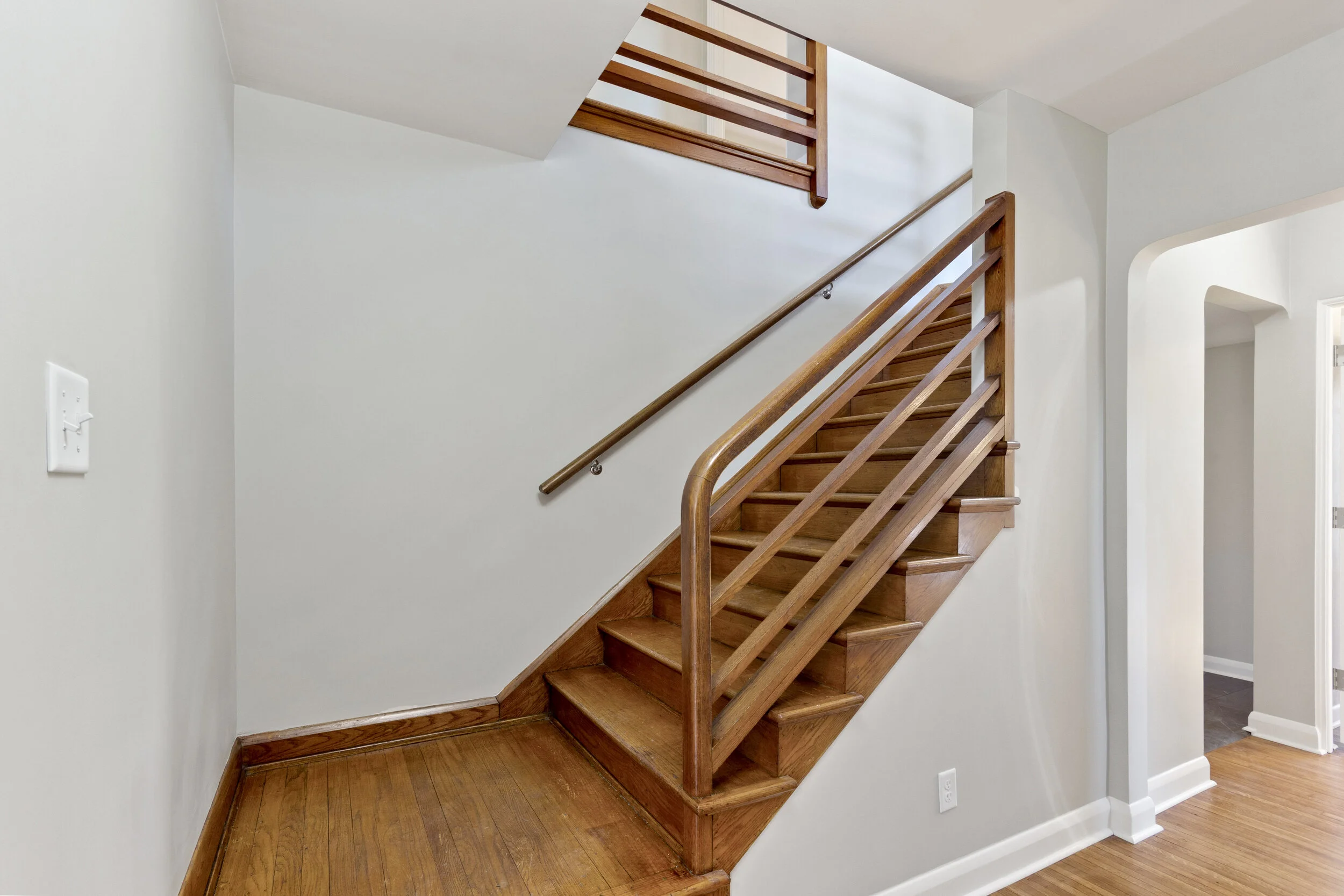 08_796SGreenwood_68_Staircase_HiRes.jpg