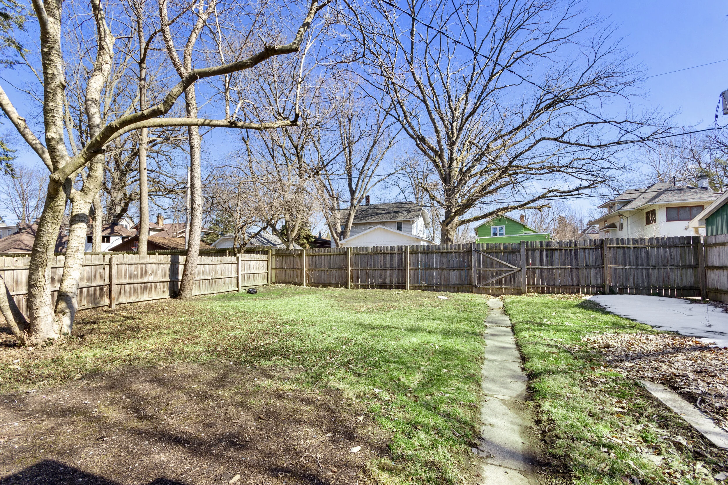 21_796SGreenwood_26_BackYard_HiRes.jpg