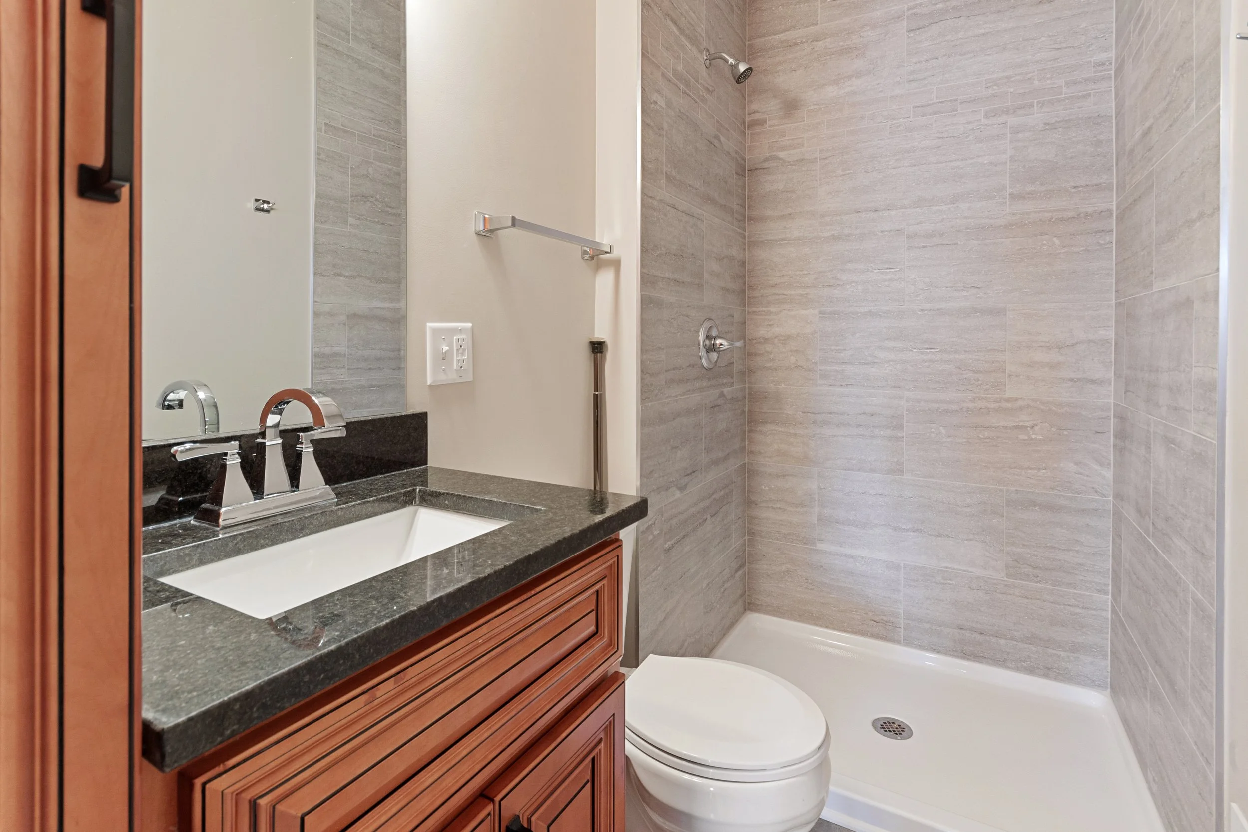 12_388SWallSt_8_Bathroom_HiRes.jpg