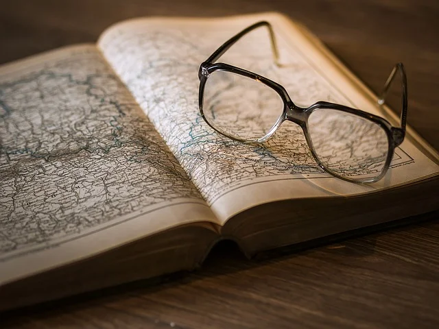 Source: https://pixabay.com/en/knowledge-book-library-glasses-1052013/
