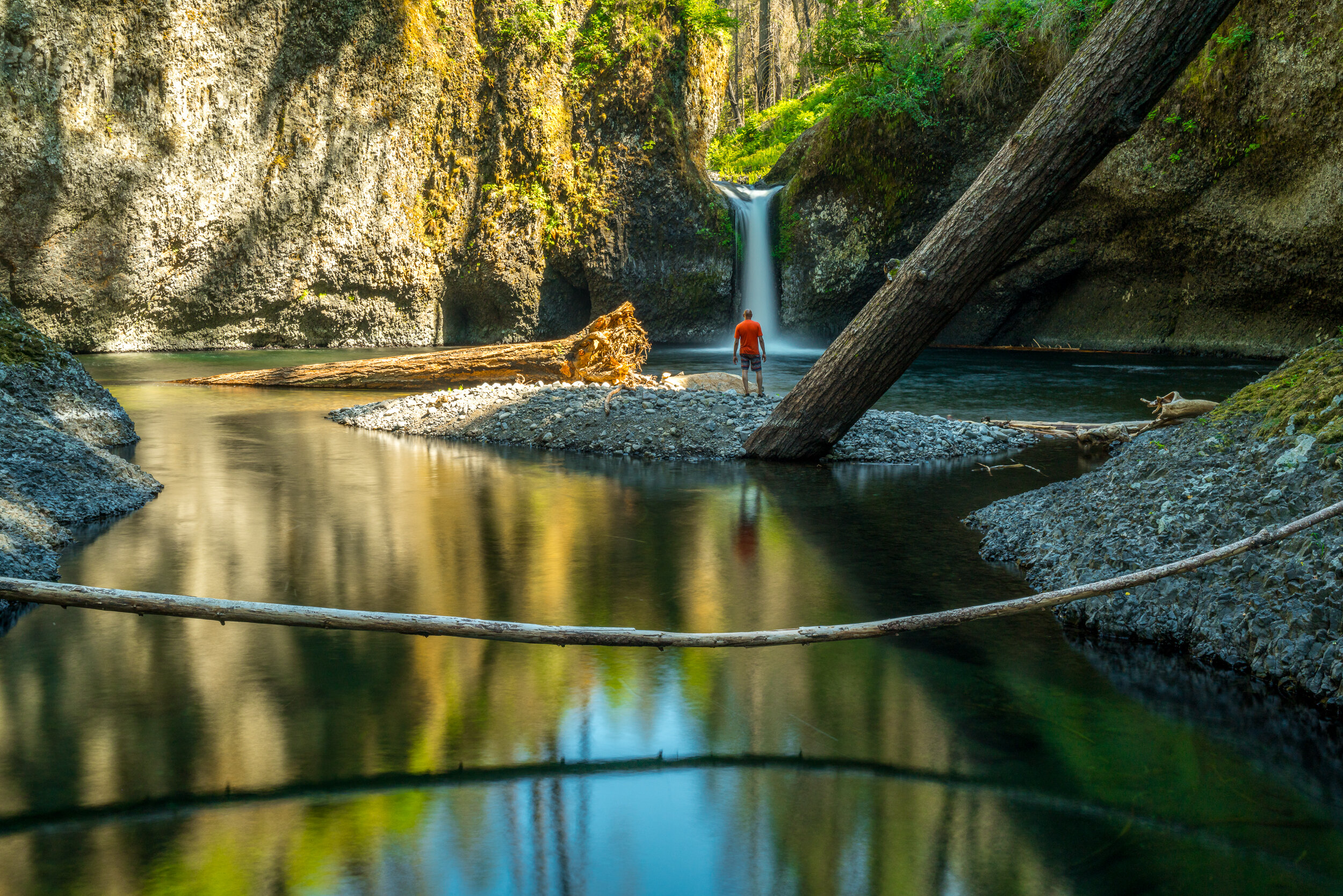 Punchbowl Falls, Oregon