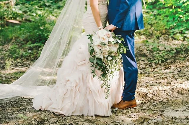 A bouquet that complements your wedding dress is a perfect match, just like you and your partner! 💗 ⠀
Flowers: @theflowerdeptwi⠀
Photography: @kara_kamienski_photography