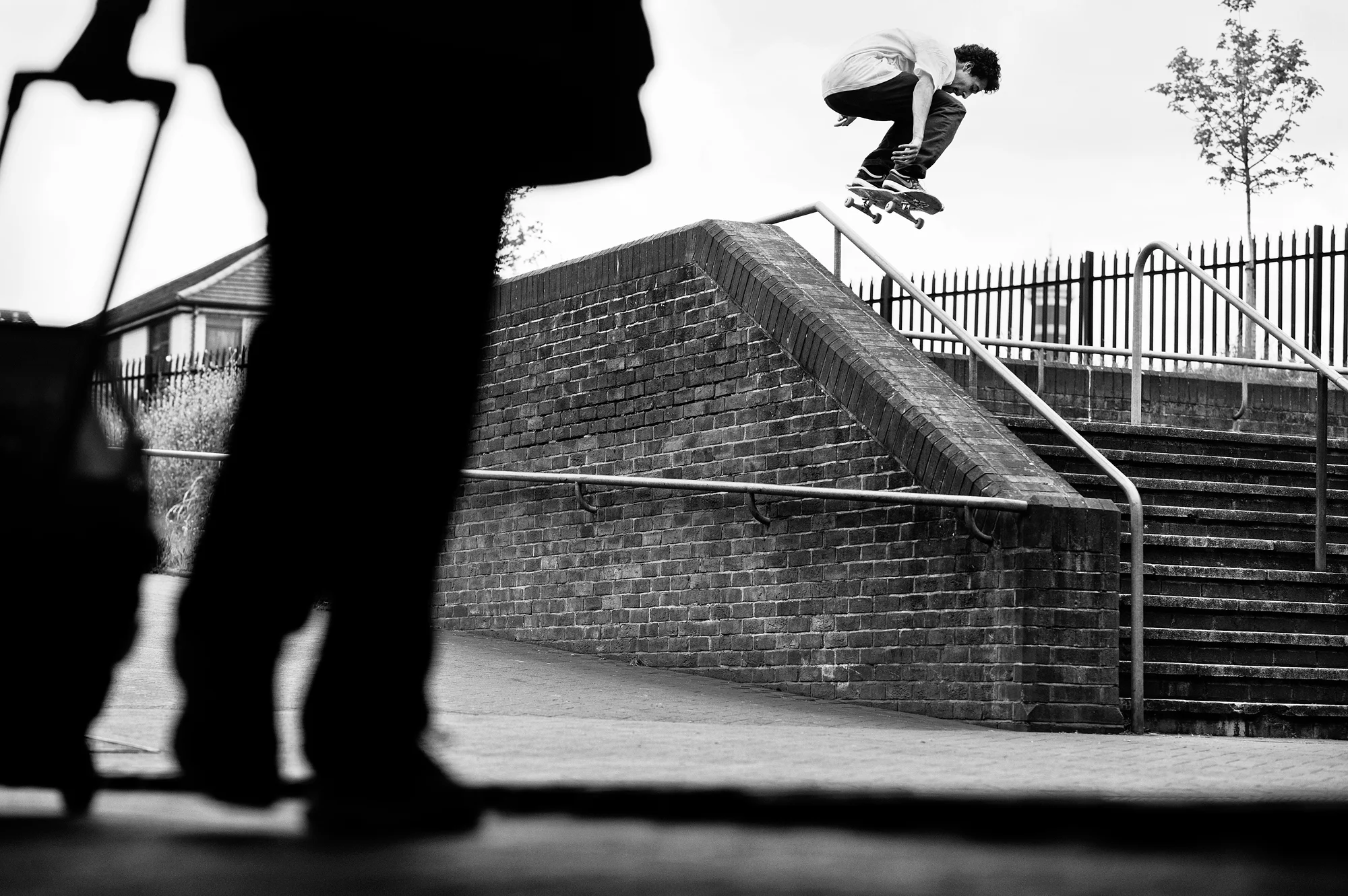 TYRONE_OHANRAHAN_ALLEYOOP_BACKSIDE_180_GREY_HENRY_KINGSFORD_FINAL.jpg