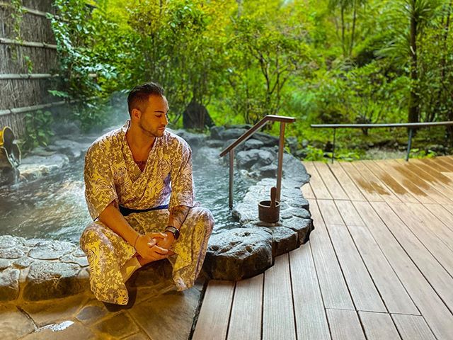Senpai Slagel has not yet noticed you... #japan #AdventureTimeChris #NoticeMeSenpai .
.
#travel #instatravel #travelgram #hakone #hakoneginyu #ryukan #adventure #yukata #nature #culture #relax #relaxation #meditation