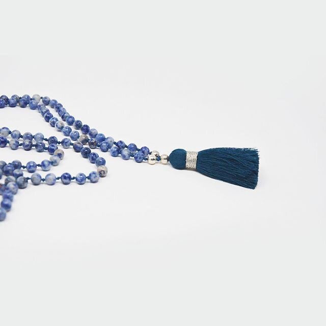✨Soulful Sunday✨ ✨The mind is like water. When it&rsquo;s turbulent it&rsquo;s difficult to see. When it&rsquo;s calm, everything becomes clear.&rdquo;✨ 📿Sodalite improves focus and memory. Enhances understanding to keep the mind free of distraction