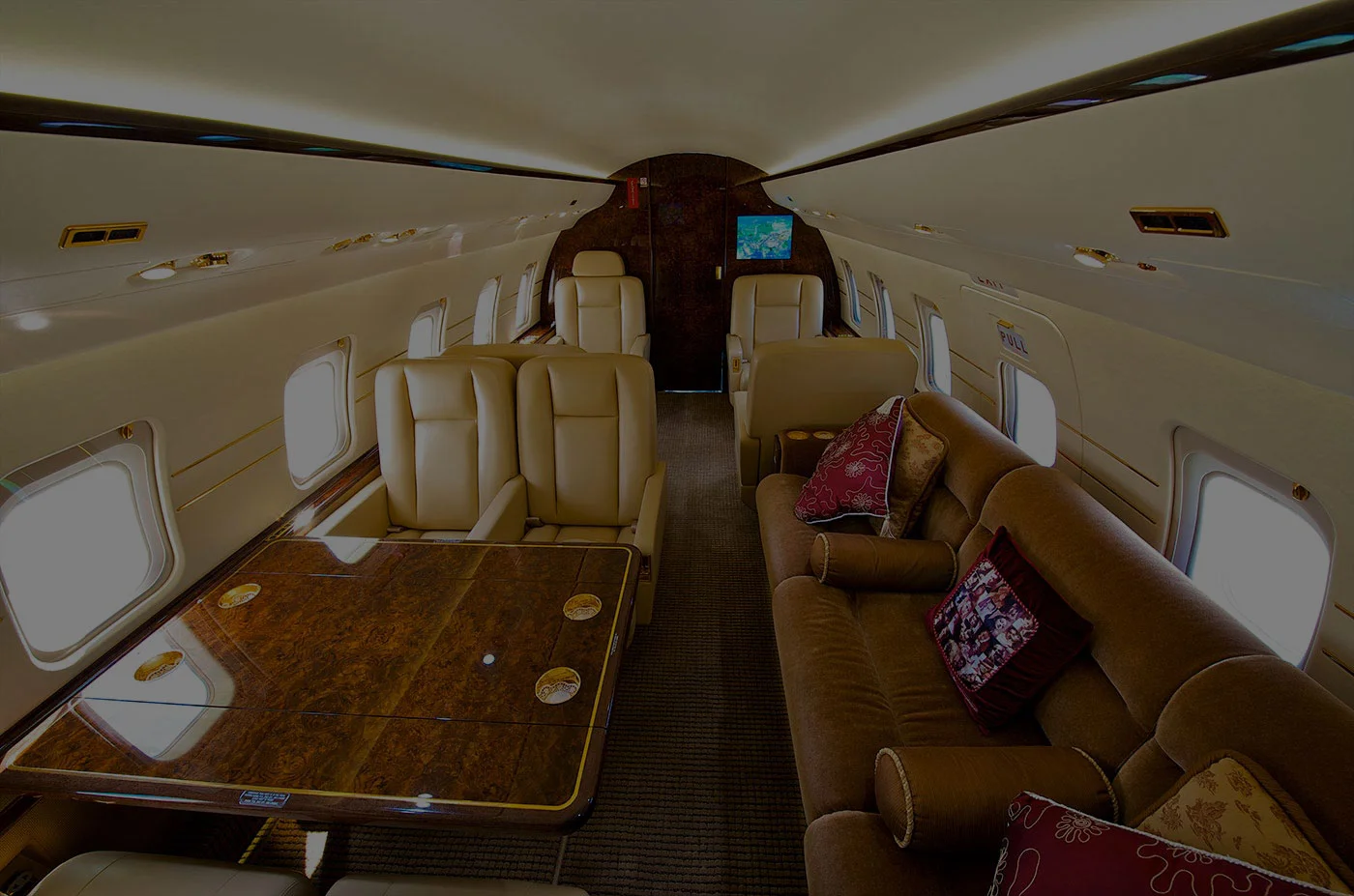 plane-image-dark-4.jpg