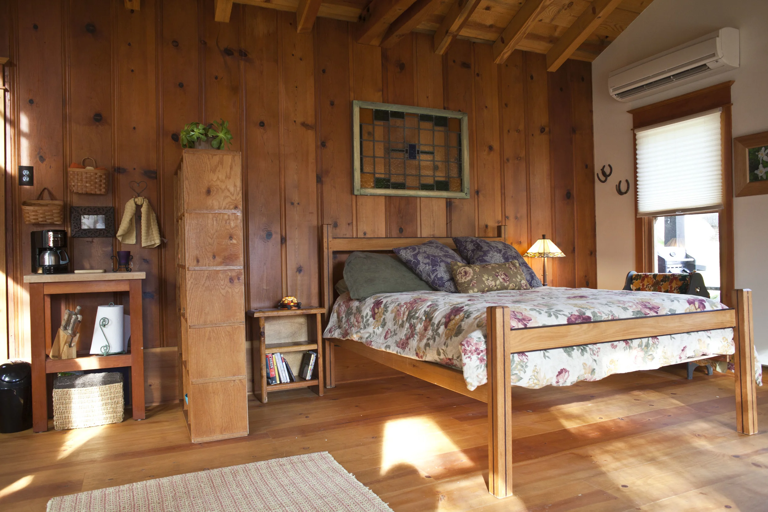 Cabin Int 14.jpg