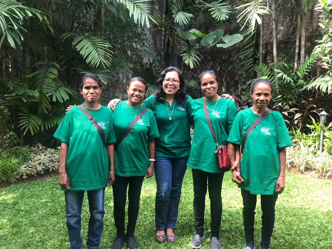 Third Batch of Solar Mamas with Paula Landowero (middle)