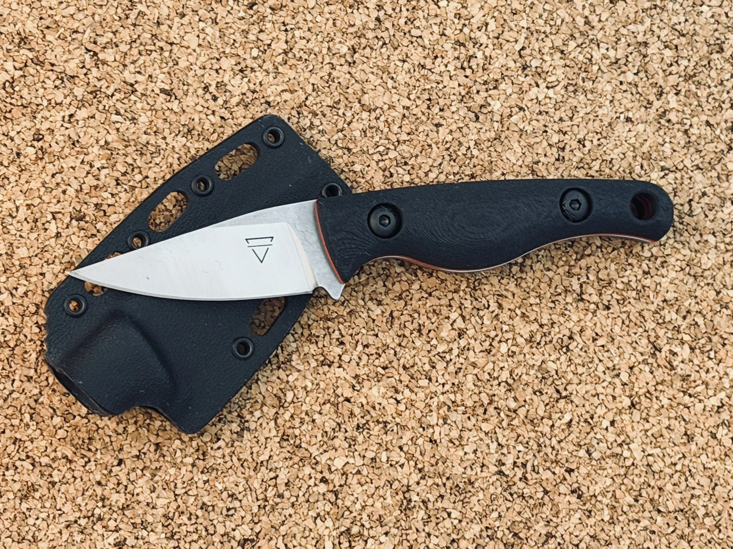 Minnow- Magnacut with Kydex sheath