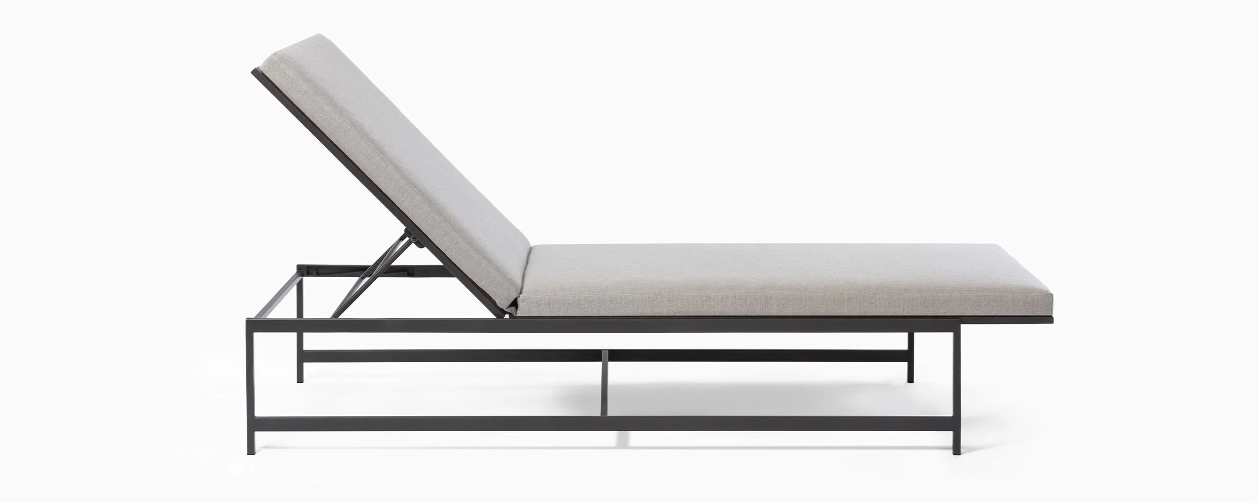 Daybreak Chaise
