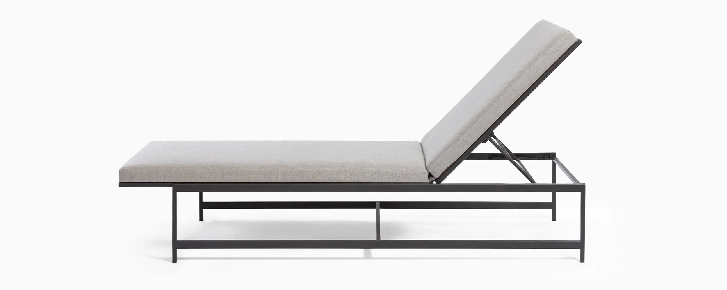 Daybreak Chaise