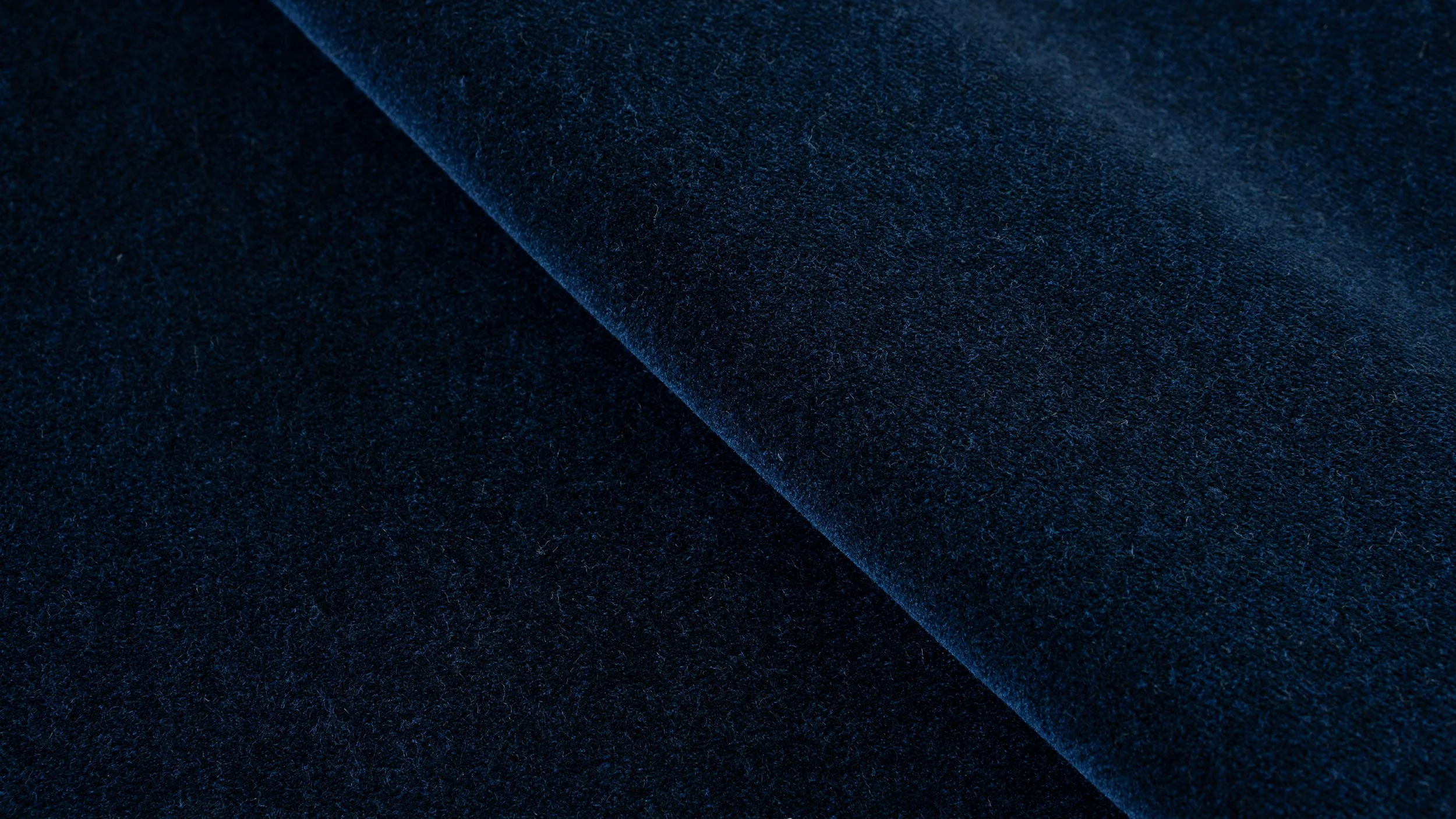 Montauk Cobalt 385-51 (2).jpg