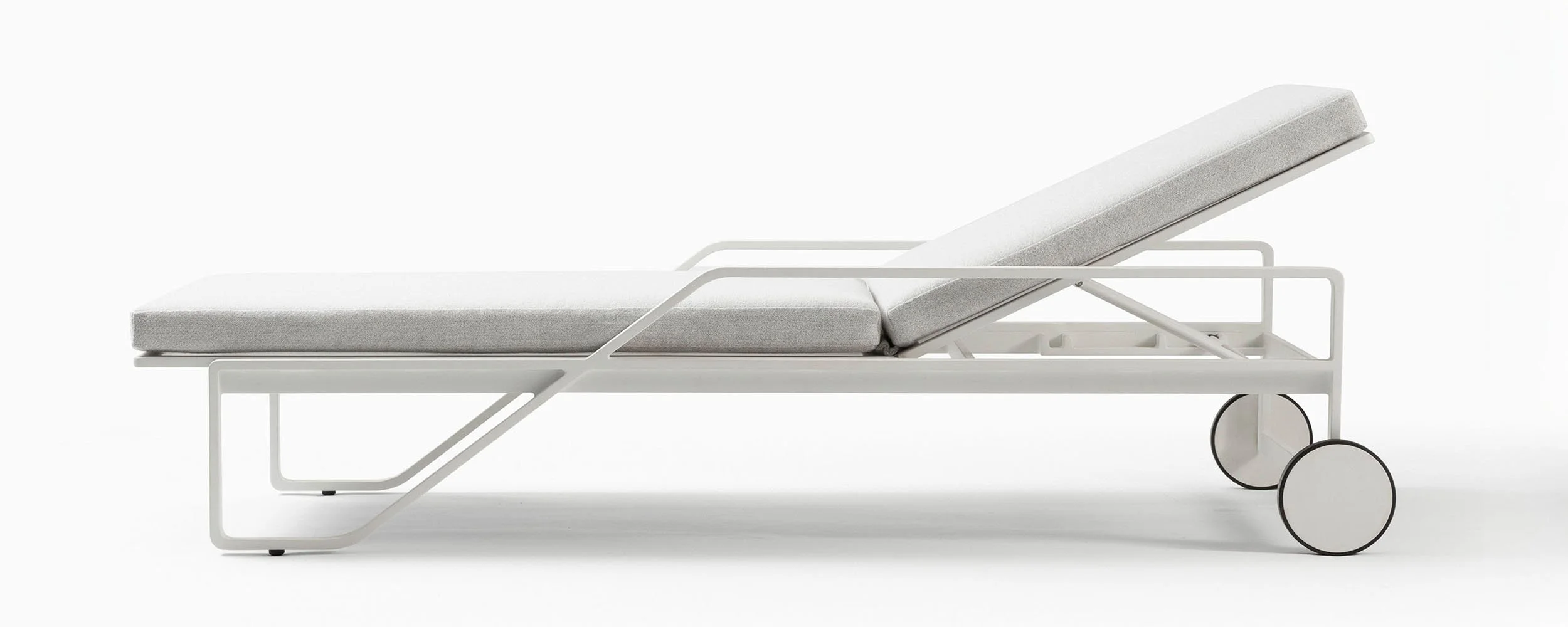 Verano Chaise (NEW)
