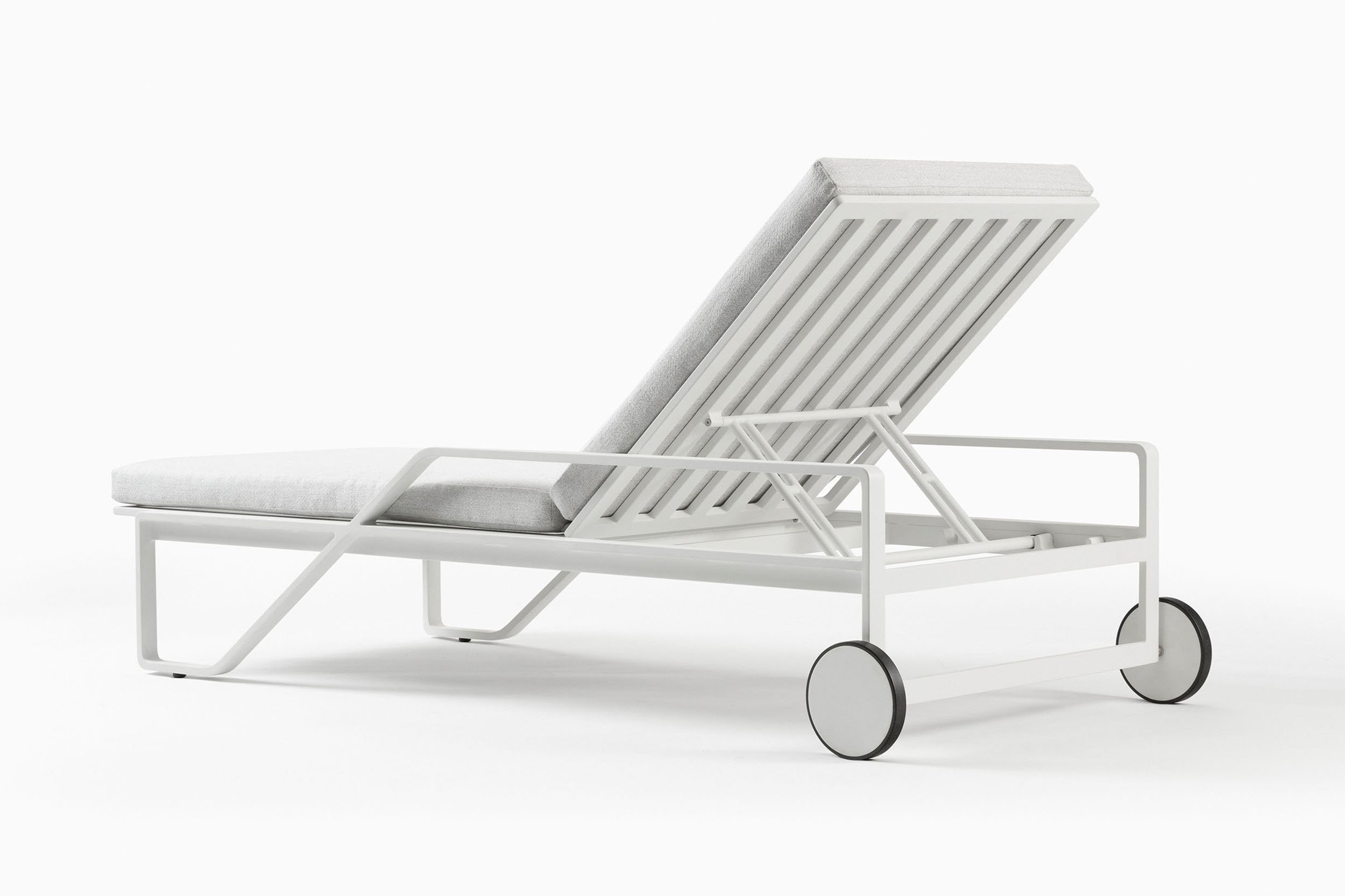 Verano Chaise BW 003.jpg
