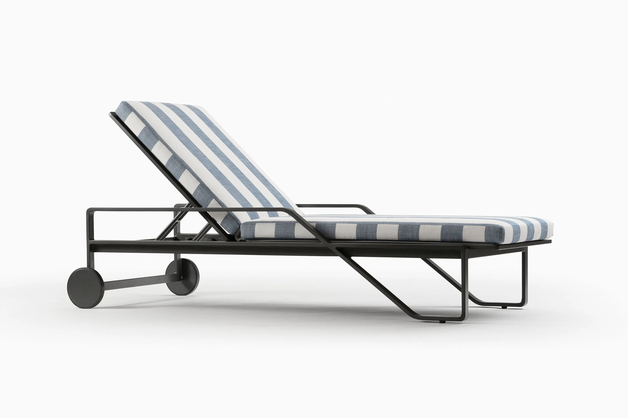 Verano Chaise GM 003.jpg