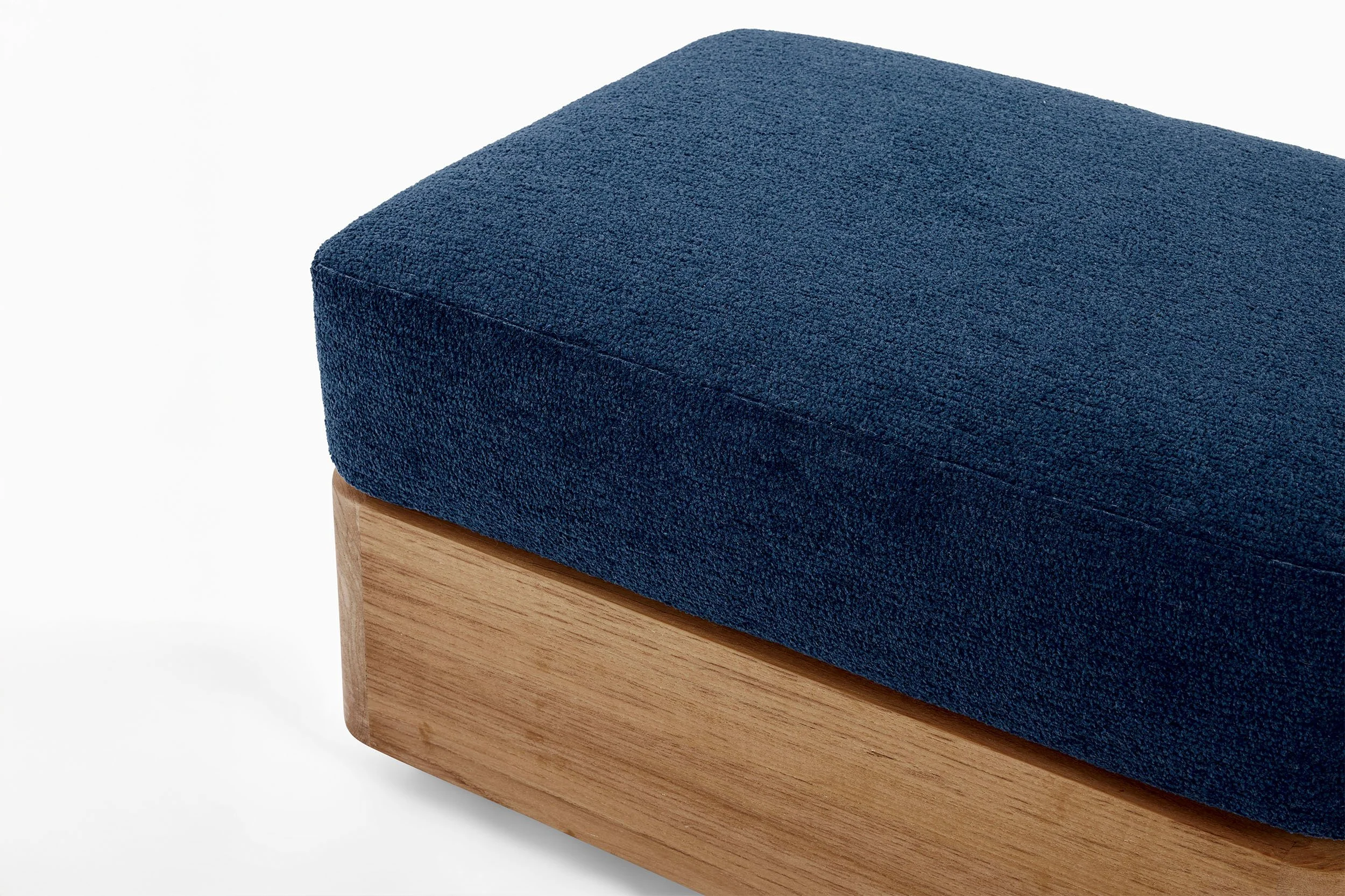 Grove Ottoman 003.jpg