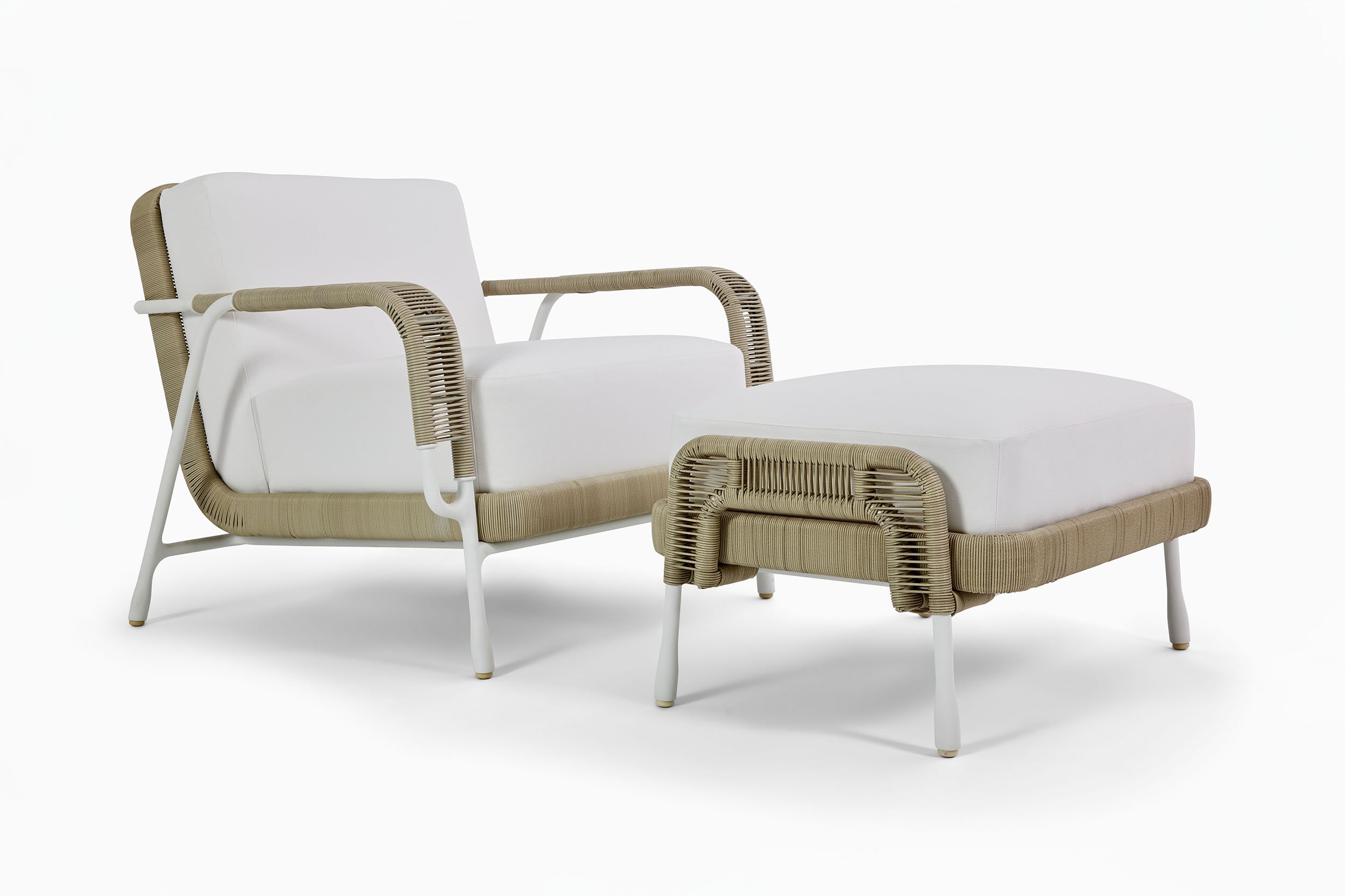 Monterey Ottoman Sand 007.jpg
