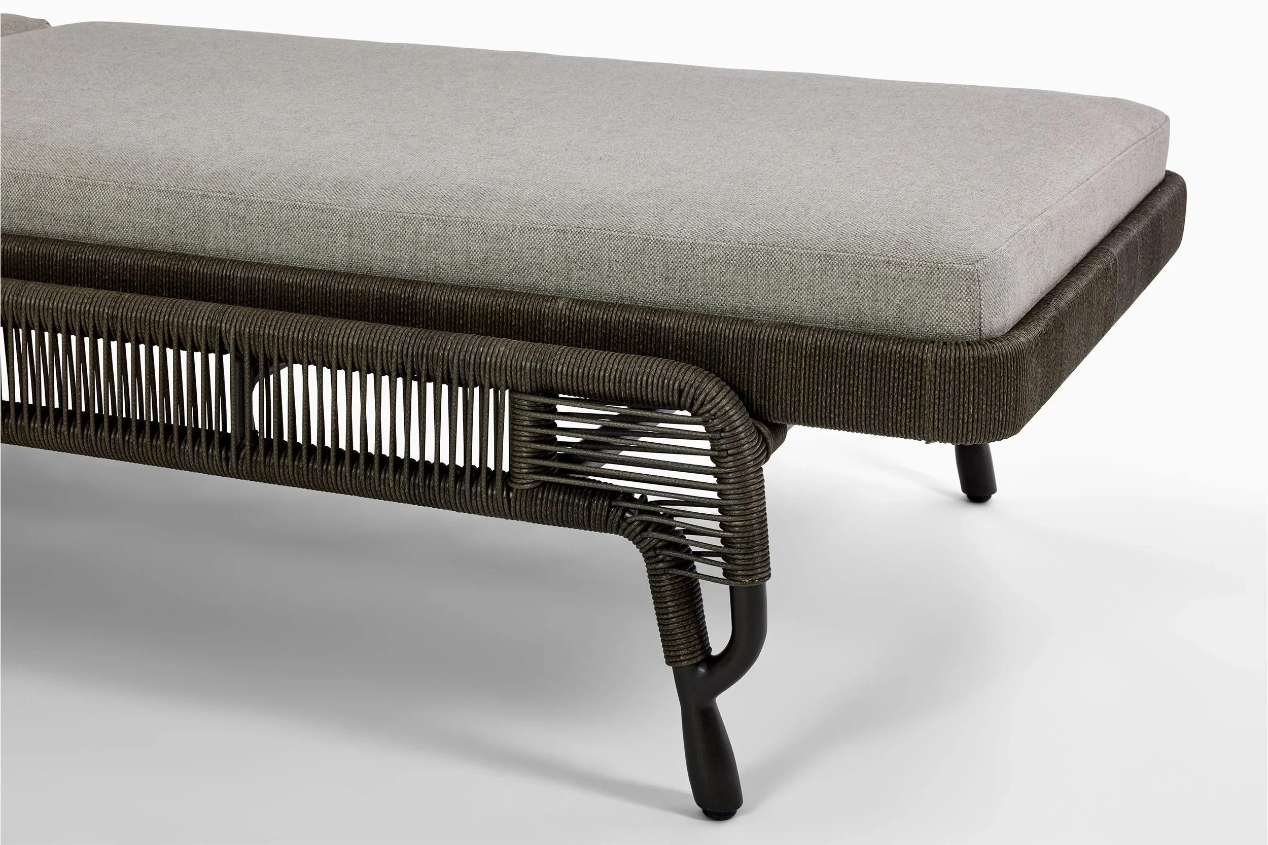 Monterey+Chaise+Tahoe+006.jpg