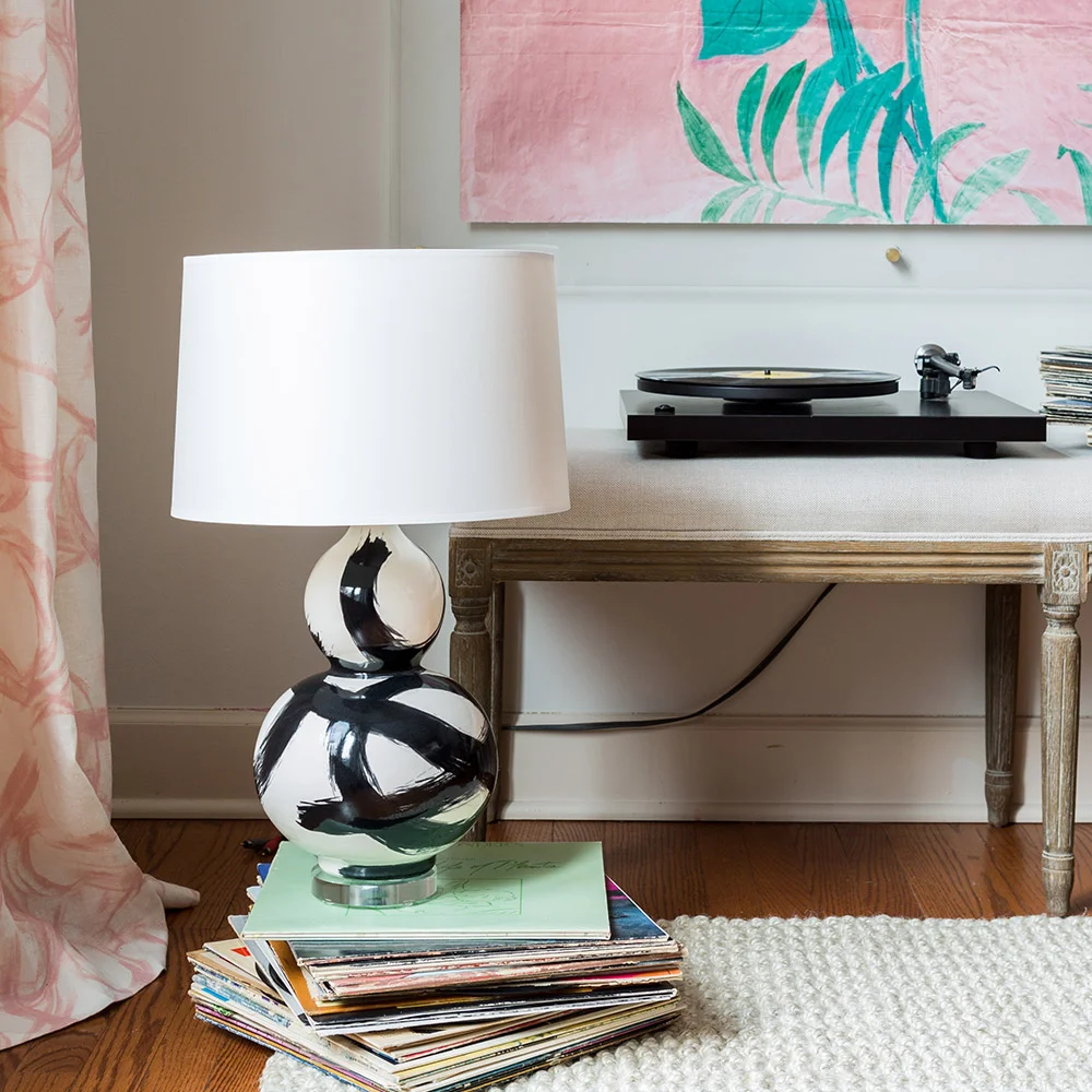jana_bek_lamp_brushstroke_black.02.jpg