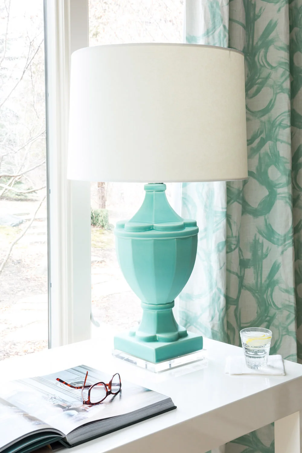 jana-bek-champion-lamp-aqua.01.jpg