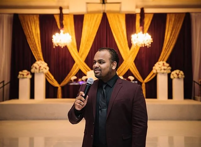 🍷When the carpet matches the drapes🤔
&bull;
&bull;🎬 @zelus_media &bull;
&bull;
&bull;
&bull;
&bull;
#engaged #photography #wedding #weddingdecor #weddingbells #weddingday #weddingphotography #beachwedding #indianwedding #isaidyes #shesaidyes #deco