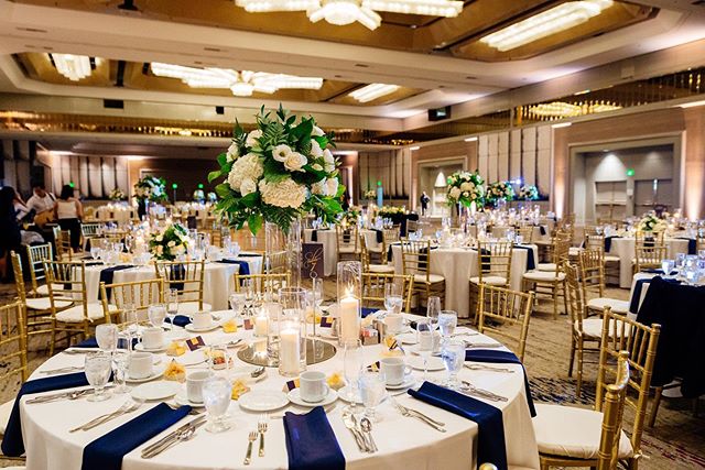 Navy Blue + Gold. Classic and clean &bull;
&bull;
&bull;
&bull;
&bull;
&bull;

#blue #style #dm #marketing #memes #luxury #mansion #design #decor #florals #flowers #centerpieces #centerpiece #wedding #weddings #music #weddingdress #engaged💍 #roses #