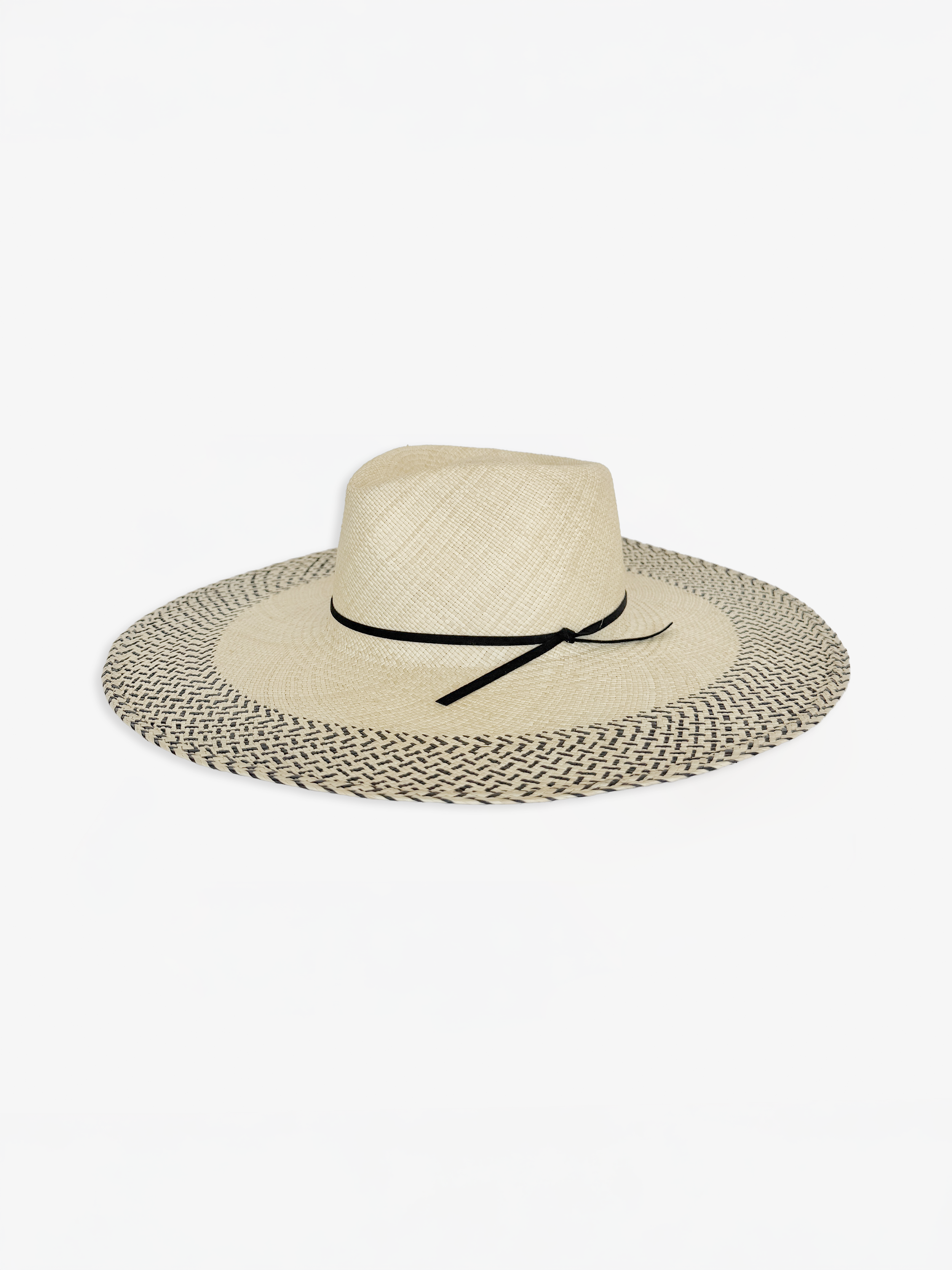 elio-natural-black2.png