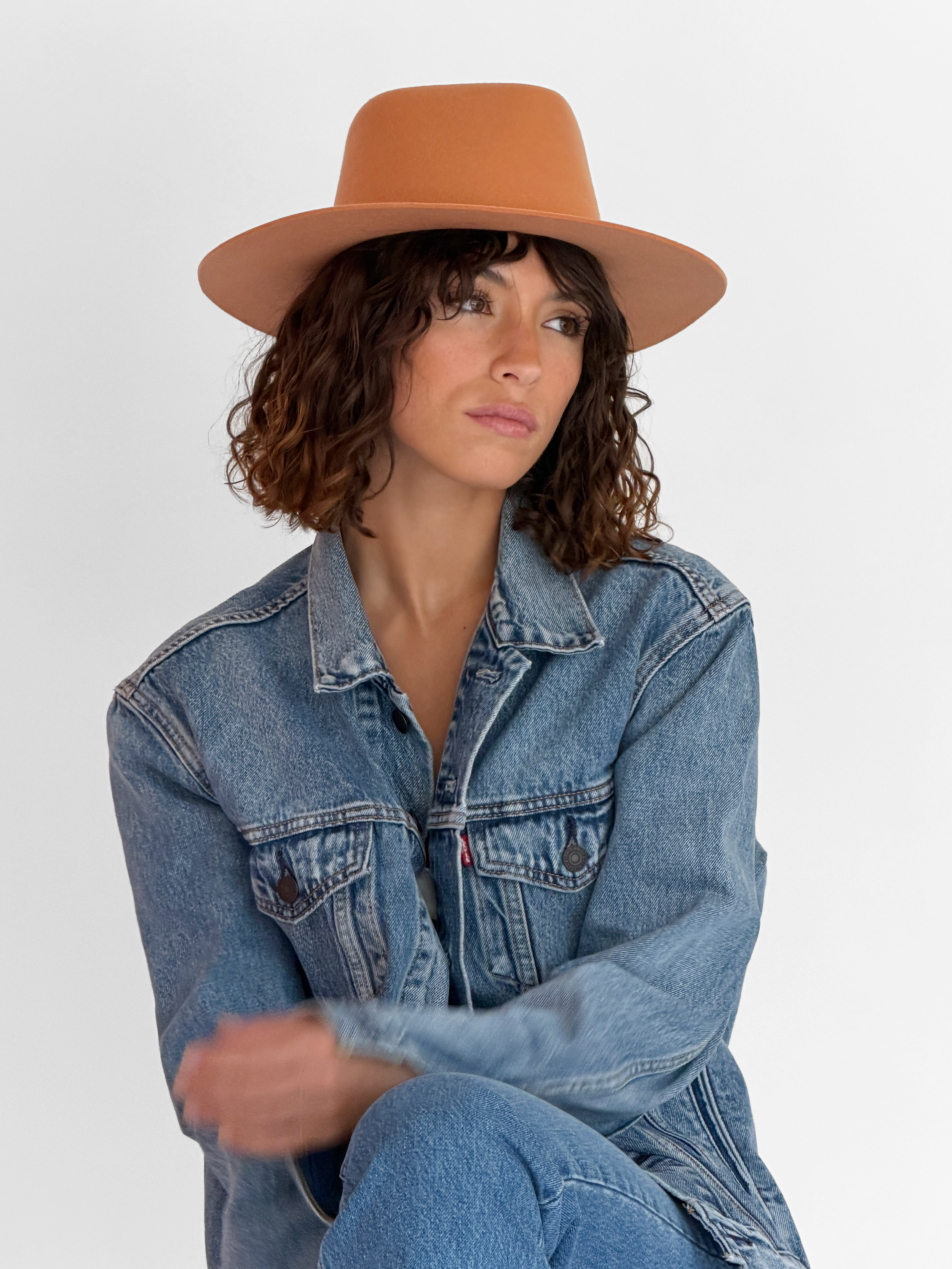 LAIS - APRICOT