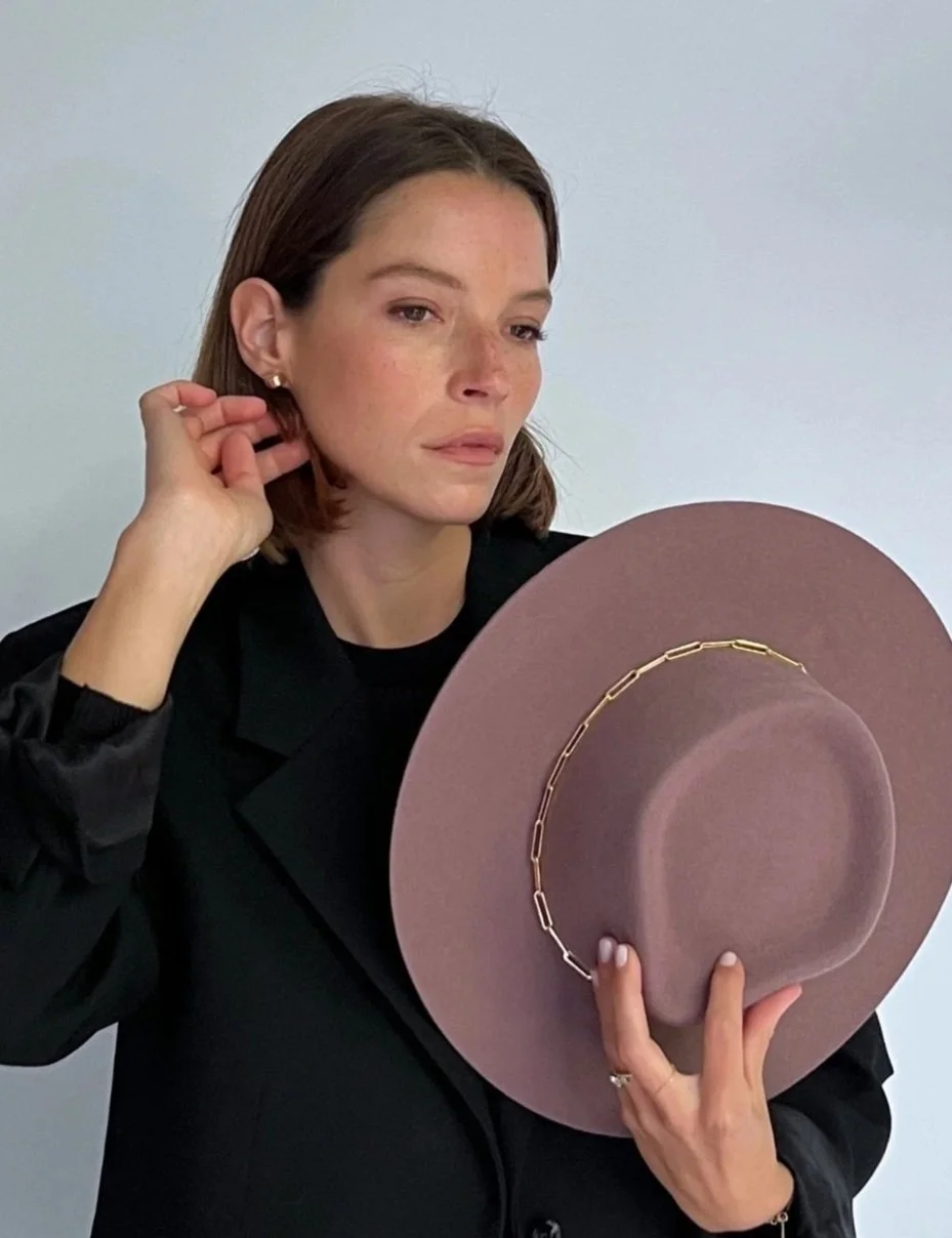 LAIS-MAUVE2.jpg