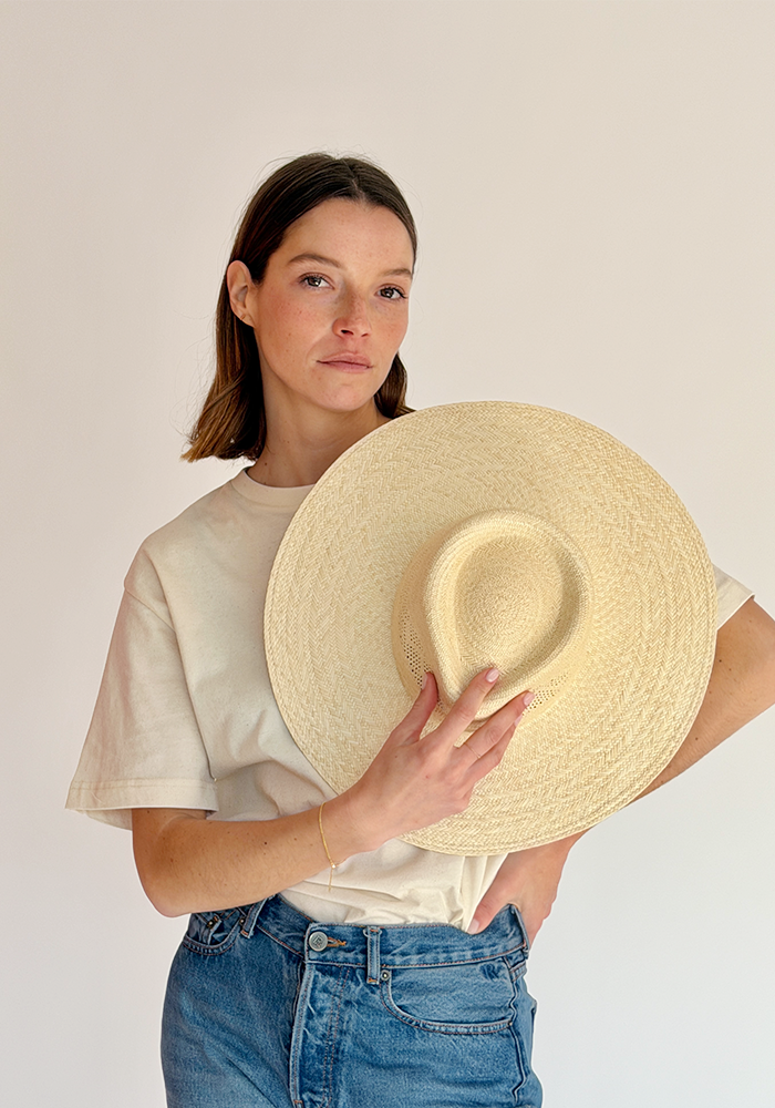 amber mannequin1.png