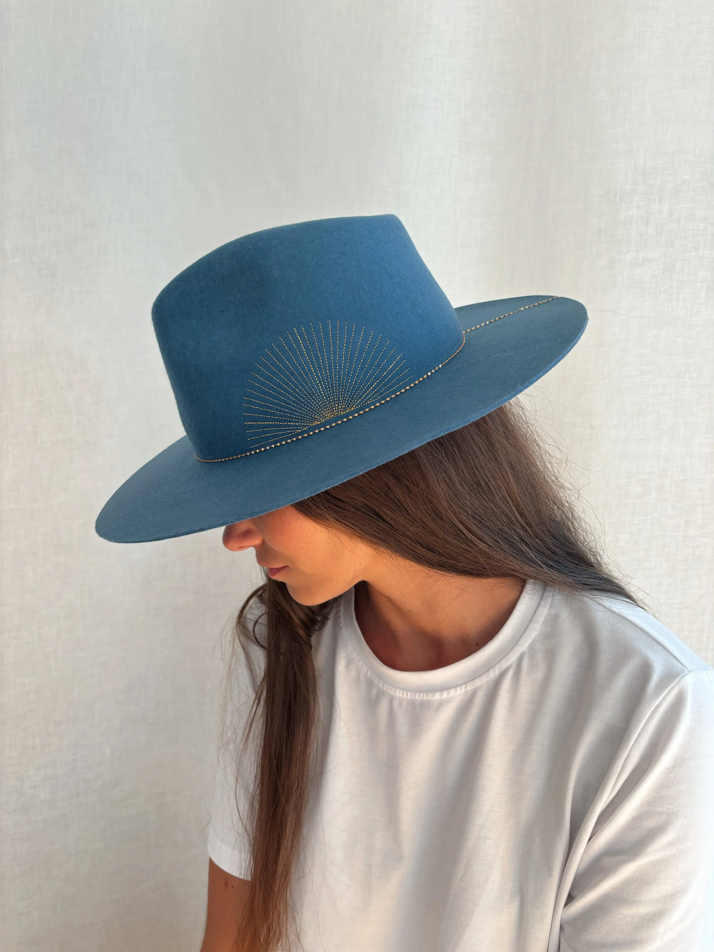 CHAPEAU_FEDORA_ARCHIVES_BASILE_ICEBLUE3.JPEG