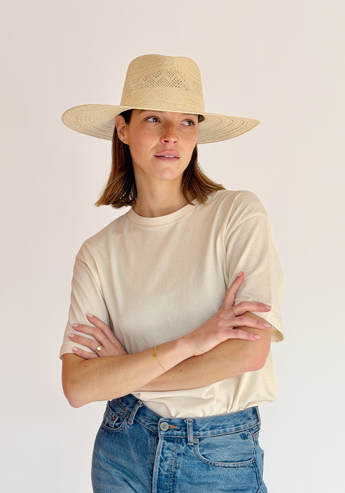 amber mannequin2.png