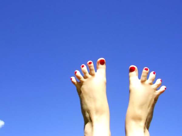 Spreading Through the Bones – Active Hands and Feet