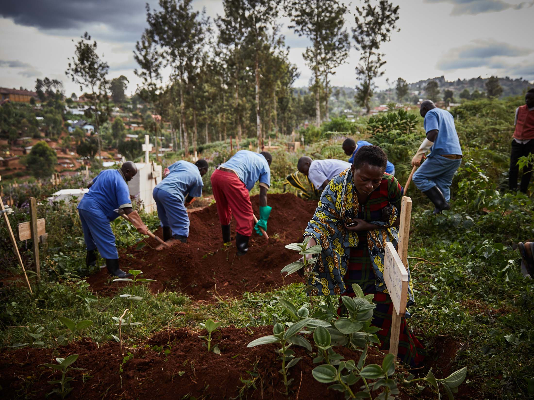  Final acts at the funeral of Kavira Marie-Rose and Mumbere Mboko at Kitatumba cemetery, Butembo. 