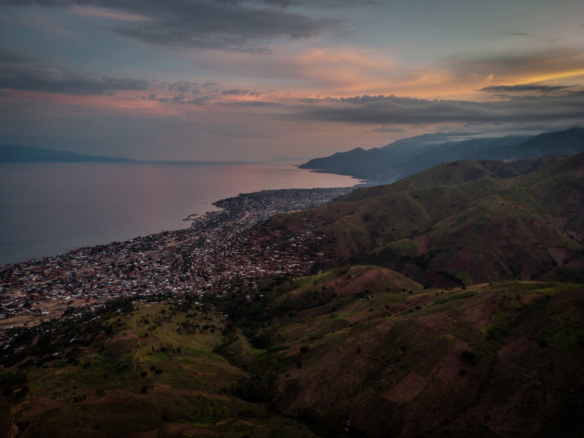  Lake Tanganykia, the town of Uvira. Reintegration of child soldiers for  Save the Children.   