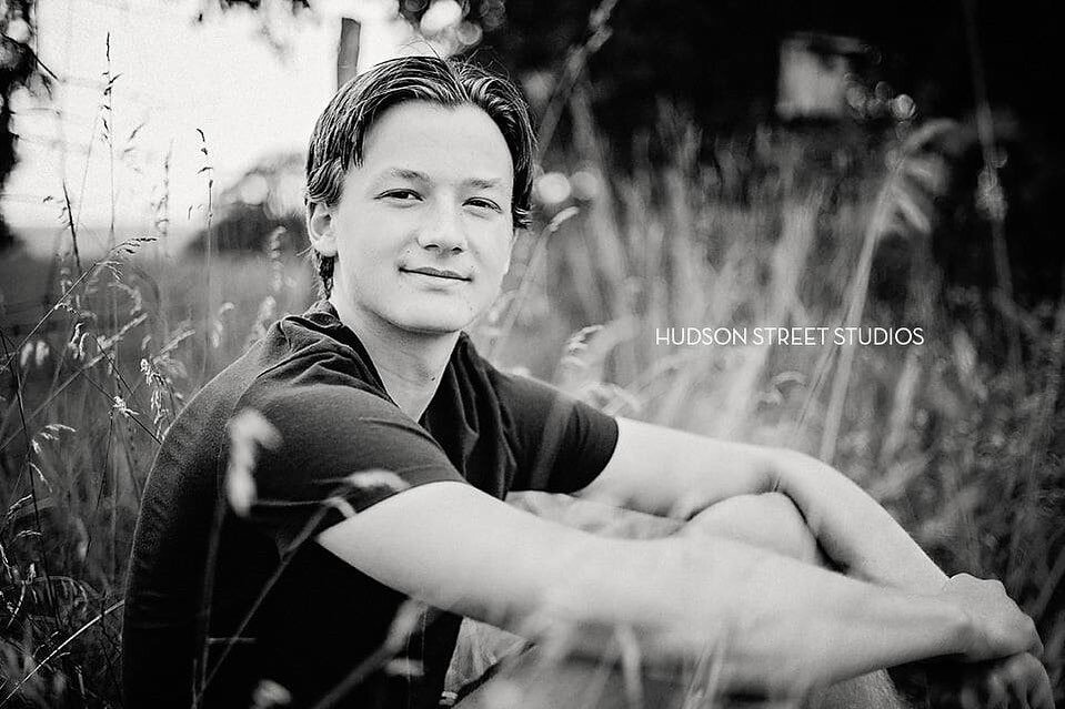 Hanging out with Adam tonight and senior pictures. #classof2022 #avonbraves #seniorpictures #senioryear #seniorszn