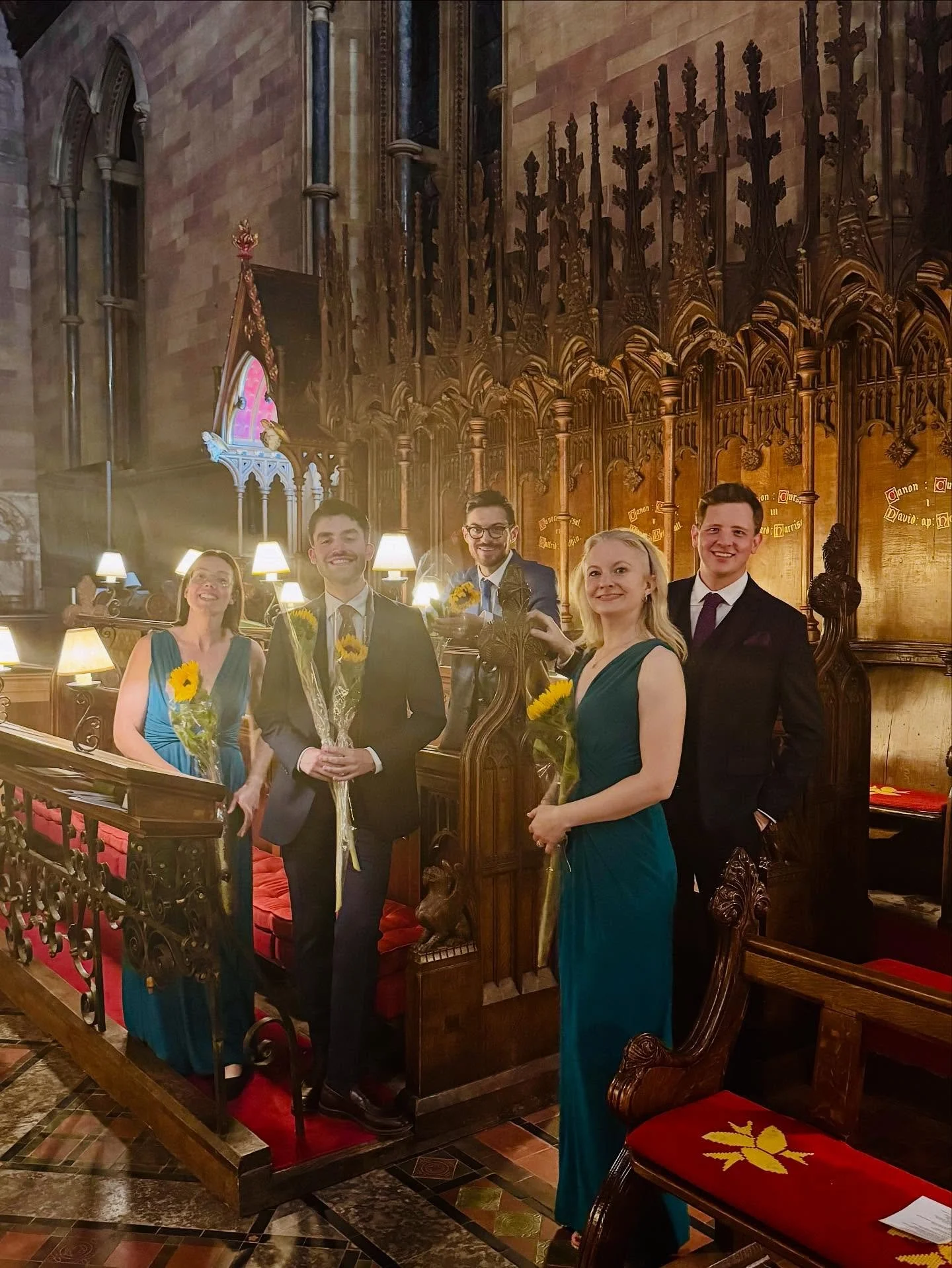 Our first concert of the season took us to St Asaph Cathedral in North Wales for the @nwimfestival. A big thanks to our friend @profbgb and to the Festival for having us, and for gifting us these beautiful sunflowers! 🌻 

This week, we have concerts