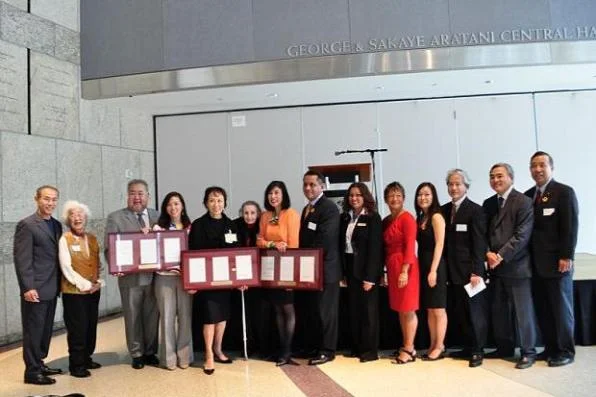 AB 1775 bill signing commemoration: Asm Warren Furutani, KI director Ling Woo Liu, JANM president Akemi Kikumura Yano, Kathryn Korematsu, Karen Korematsu, Asm. Cedillo, Joyce Temporal, Judge Lillian Lim, Susan Woo, Don Tamaki, Judge Dennis Hayashi