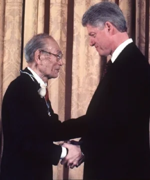 Fred Korematsu with President Clinton in 1998 when Clinton gave him the Presidential Medal of Freedom.