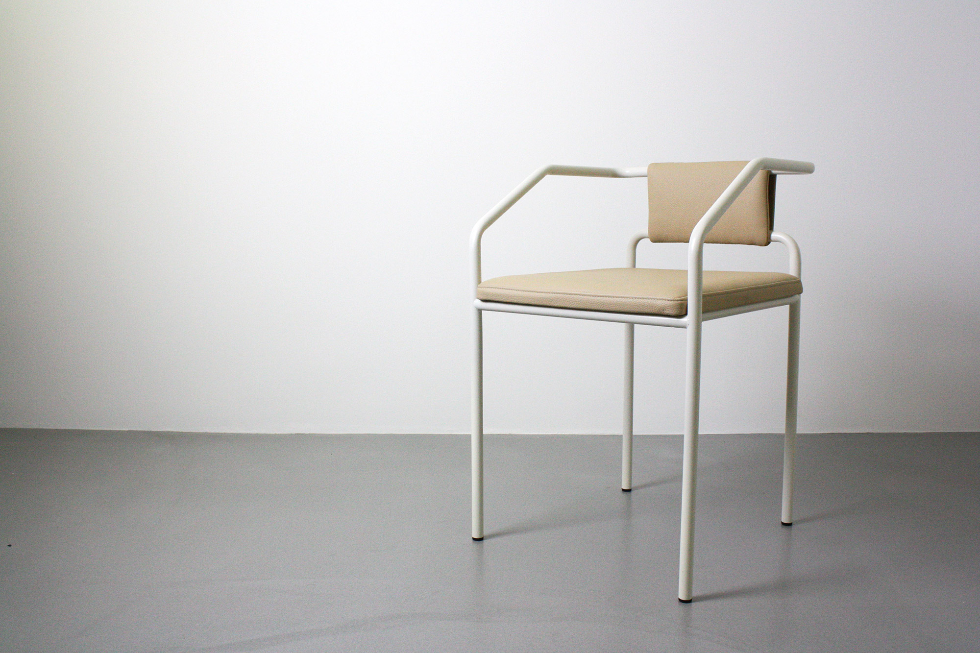 OBLIQUE - straight lines and neutral colours makes this piece a striking example of modern Danish furniture design.